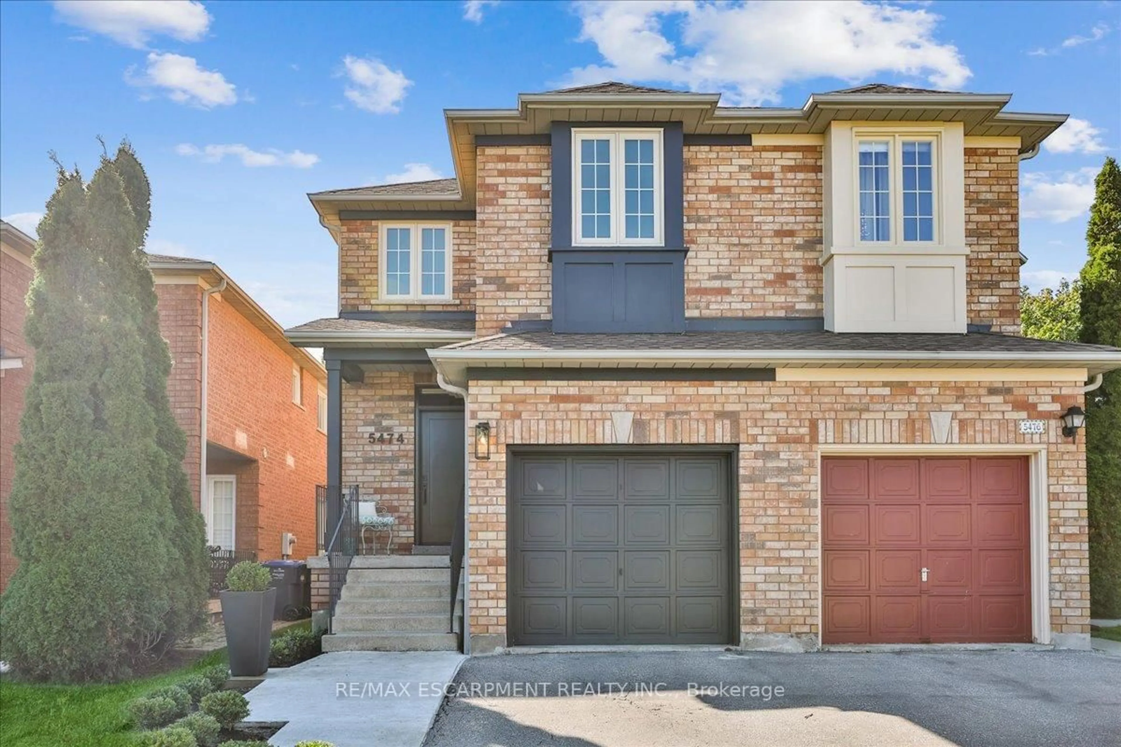 Home with brick exterior material, street for 5474 Palmerston Cres, Mississauga Ontario L5M 5Z8