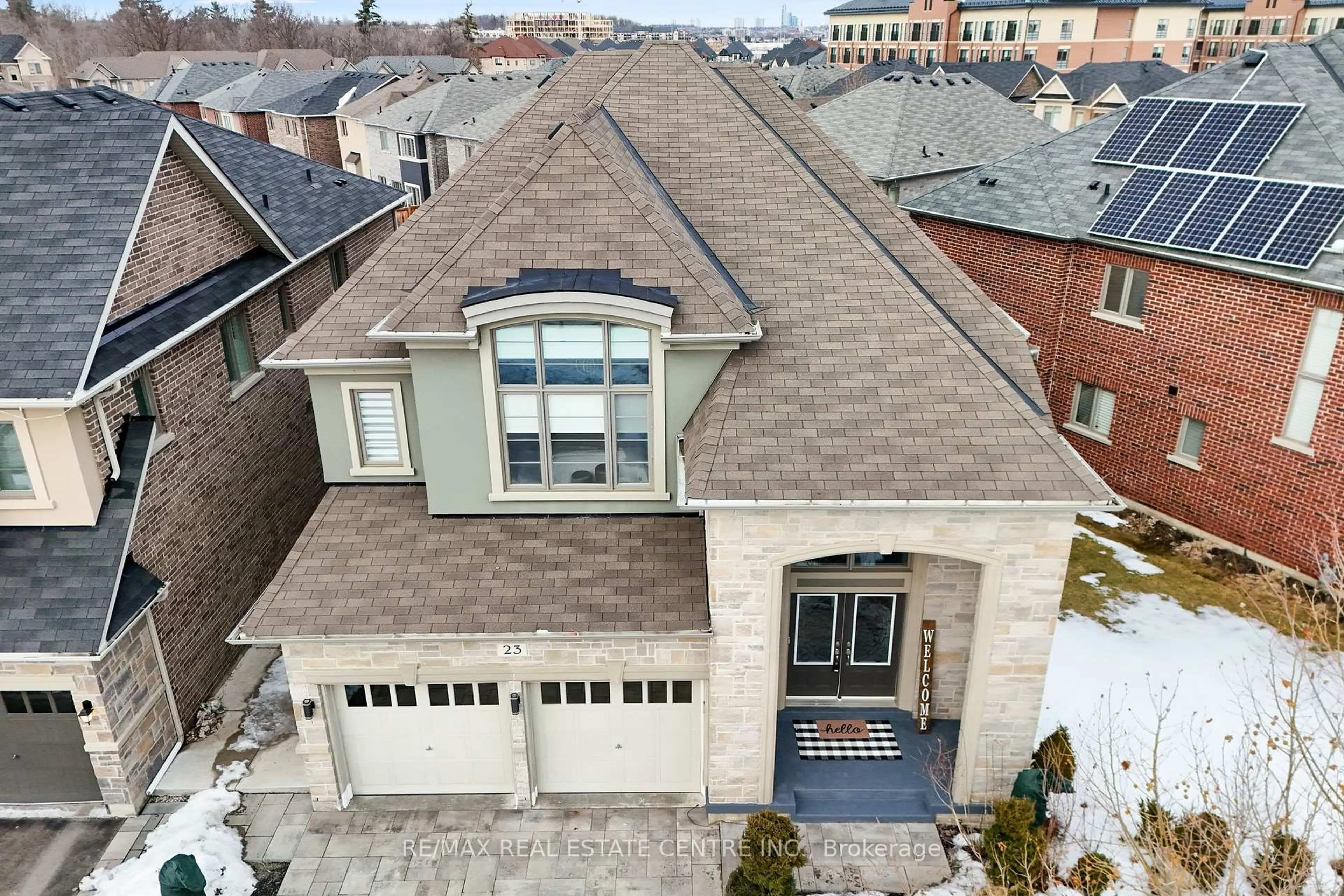 A pic from outside/outdoor area/front of a property/back of a property/a pic from drone, street for 23 Prairie Creek Cres, Brampton Ontario L6Y 6C9