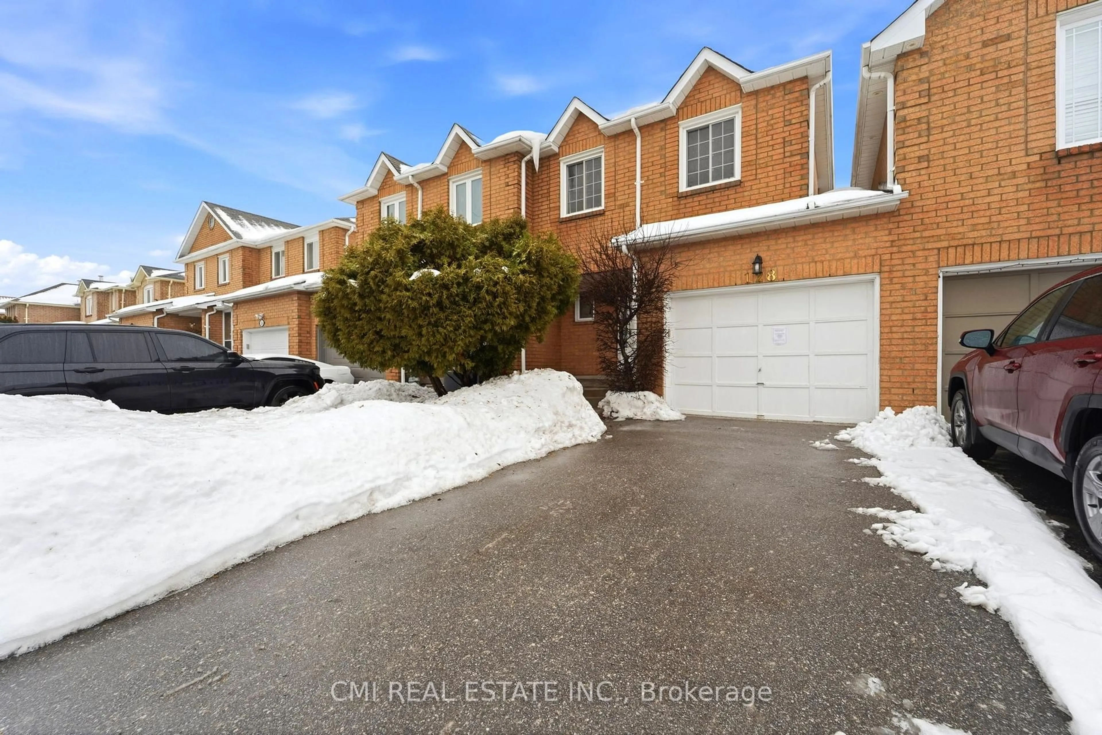 A pic from outside/outdoor area/front of a property/back of a property/a pic from drone, street for 128 Toba Cres, Brampton Ontario L6Z 4R9