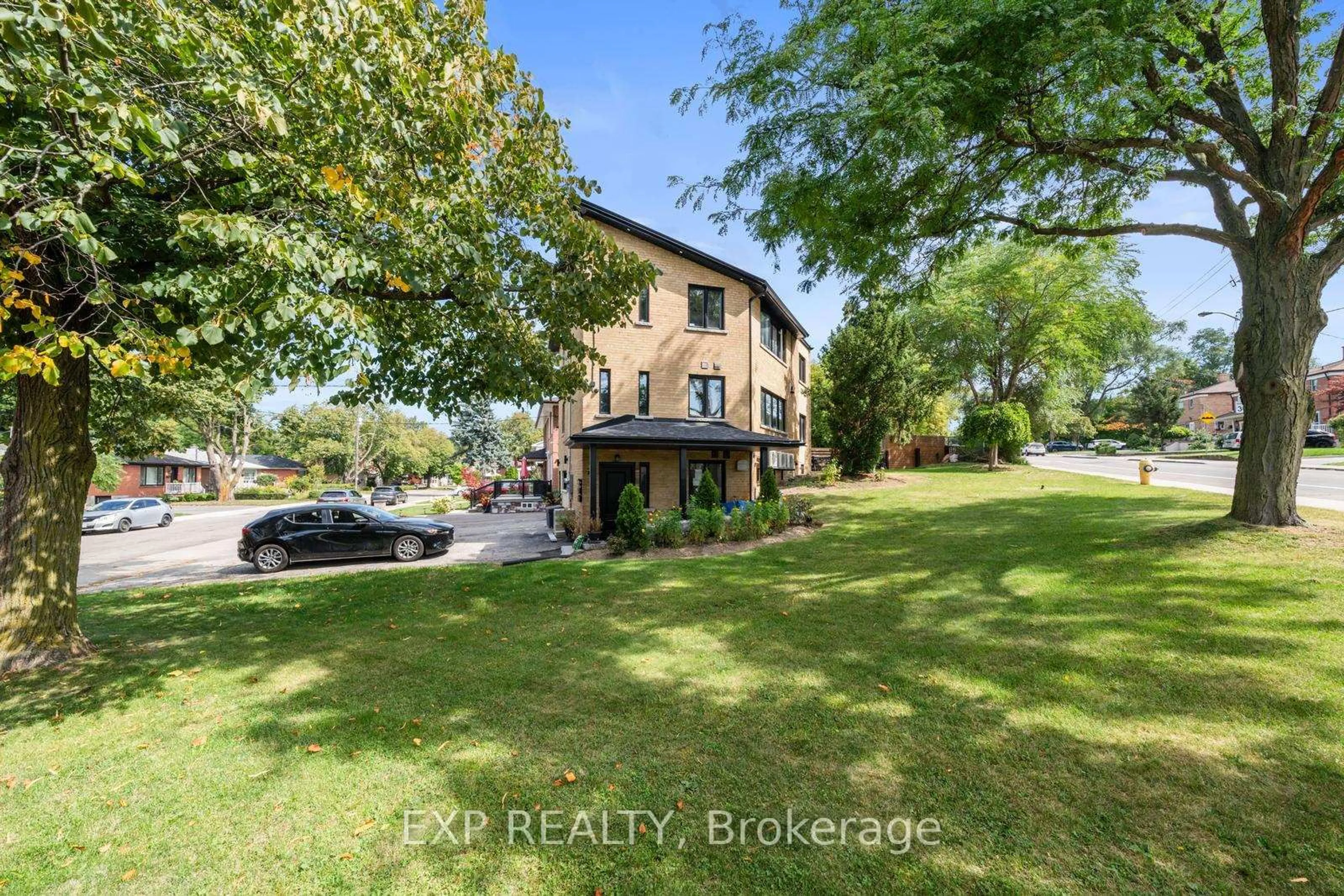 A pic from outside/outdoor area/front of a property/back of a property/a pic from drone, unknown for 5 Brendwin Rd, Toronto Ontario M6N 4V6