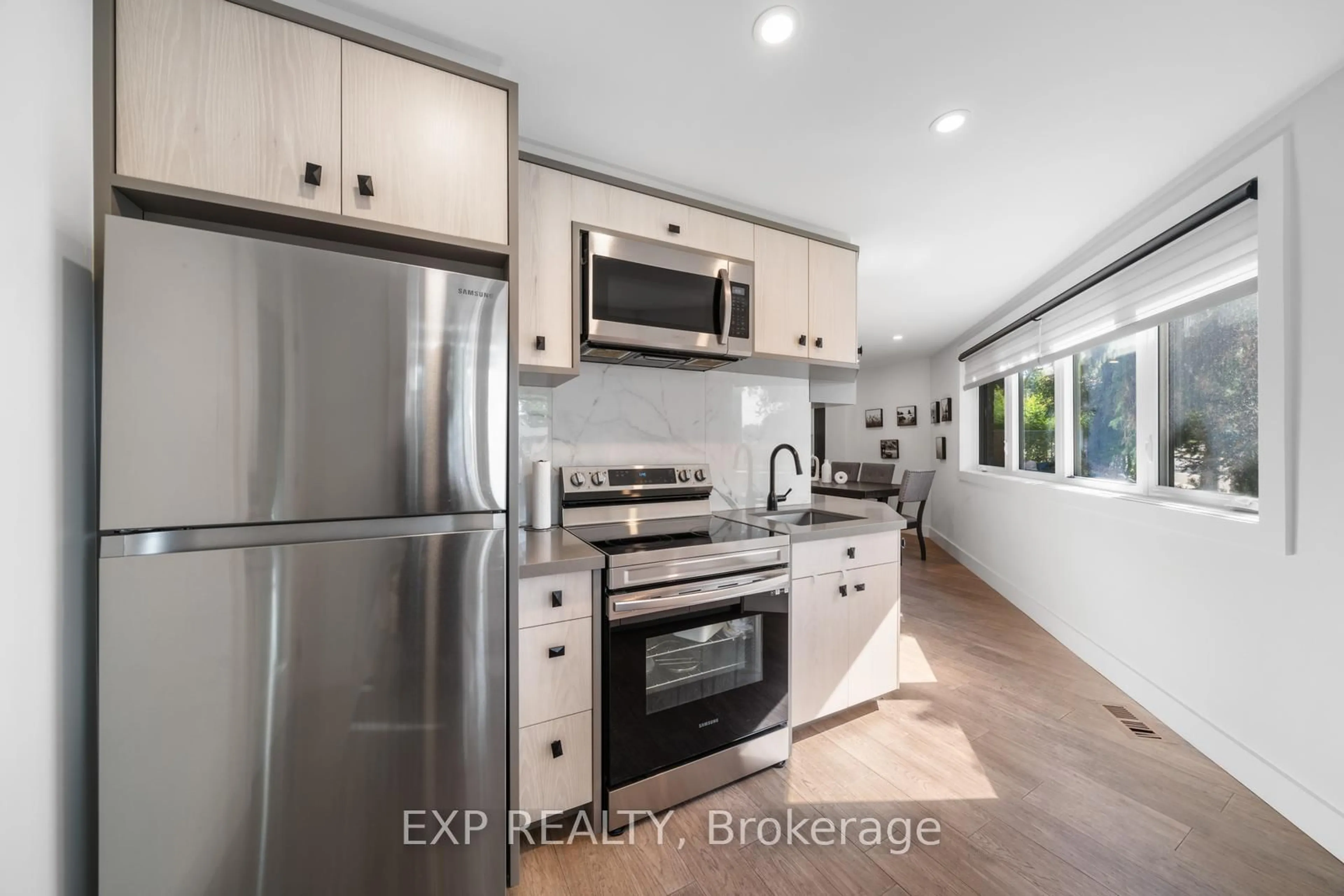 Open concept kitchen, unknown for 5 Brendwin Rd, Toronto Ontario M6N 4V6
