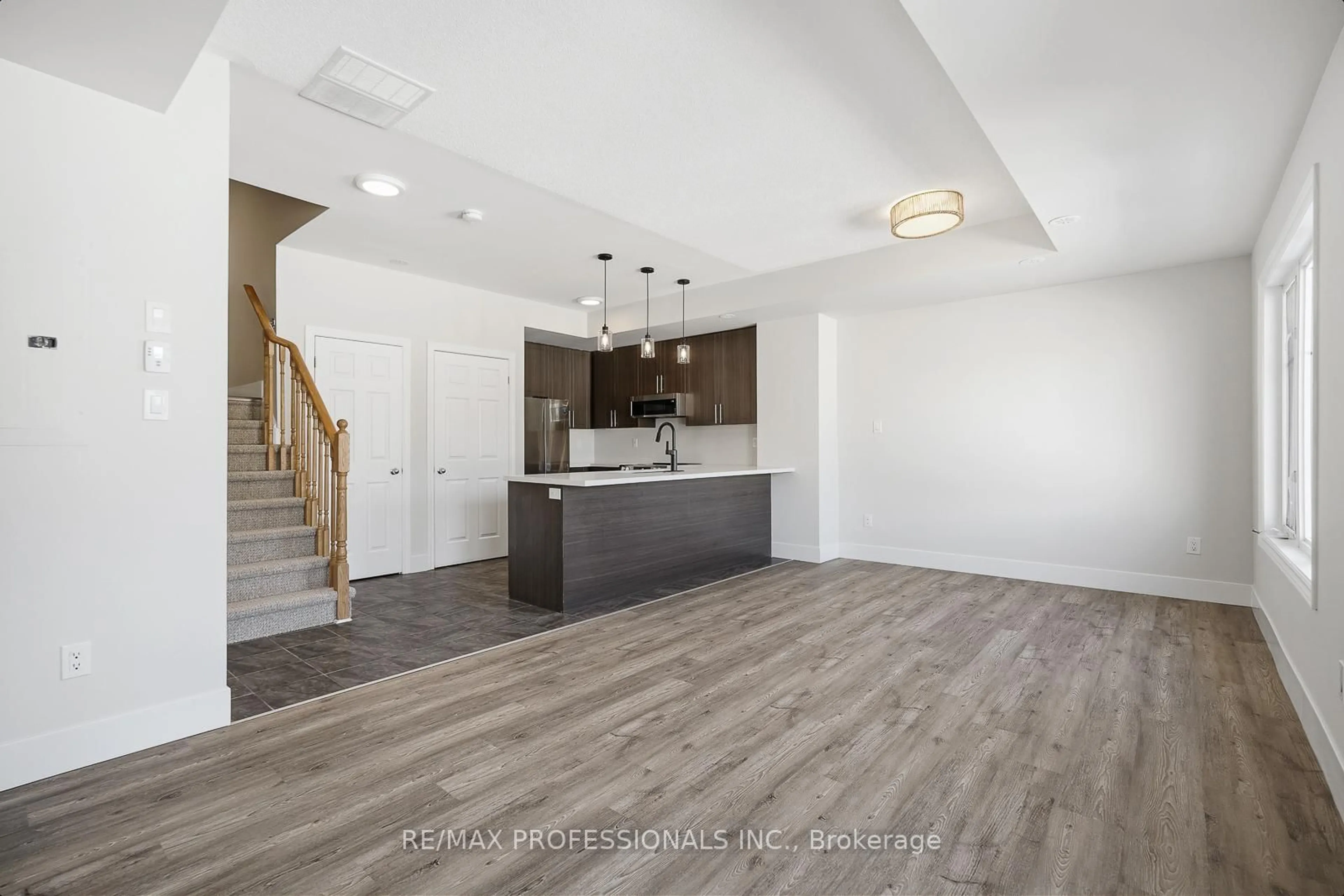 Open concept kitchen, unknown for 2420 Baronwood Dr #3-04, Oakville Ontario L6M 0X6