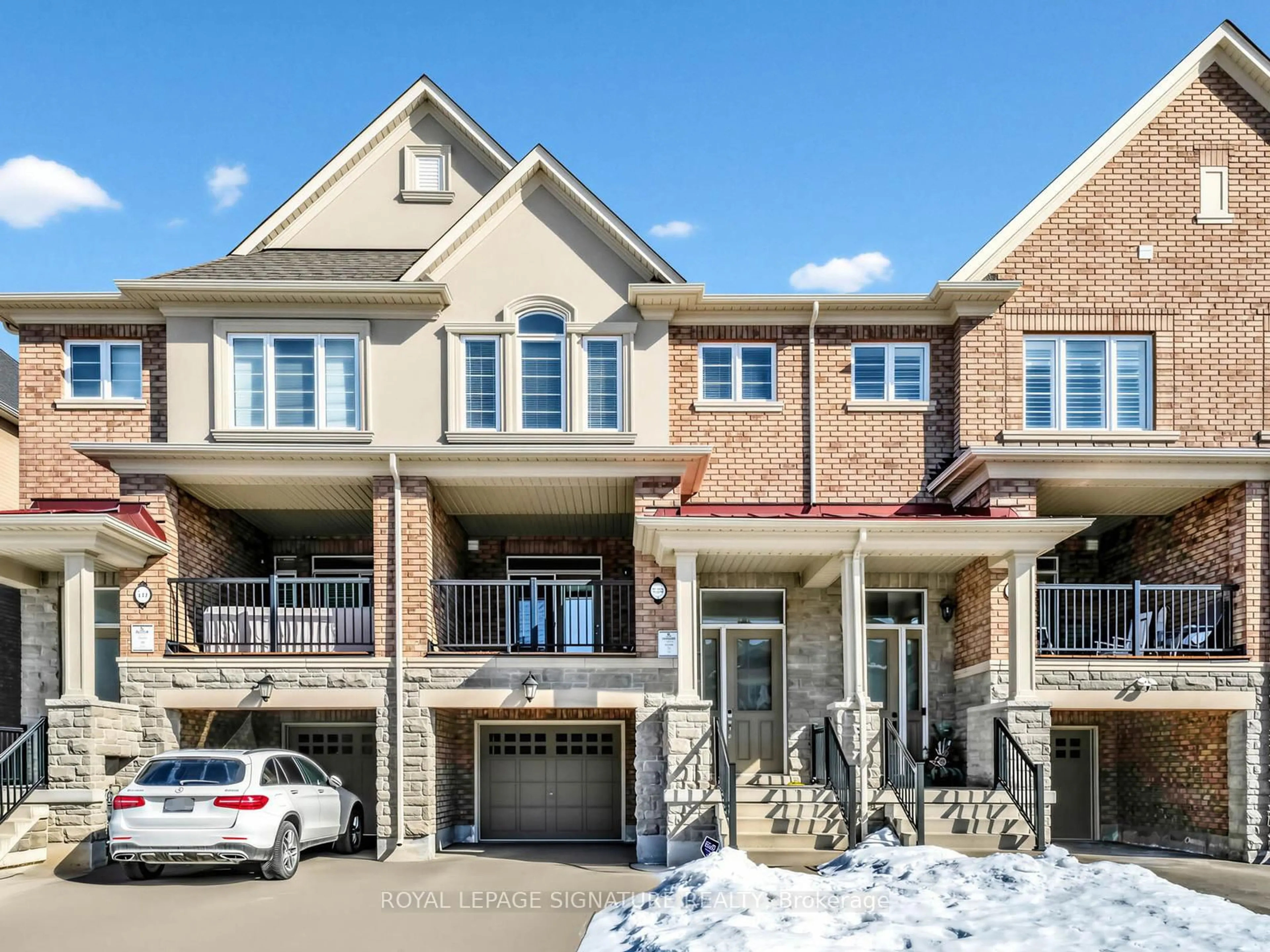 Home with brick exterior material, street for 534 Stream Cres, Oakville Ontario L6M 1N7