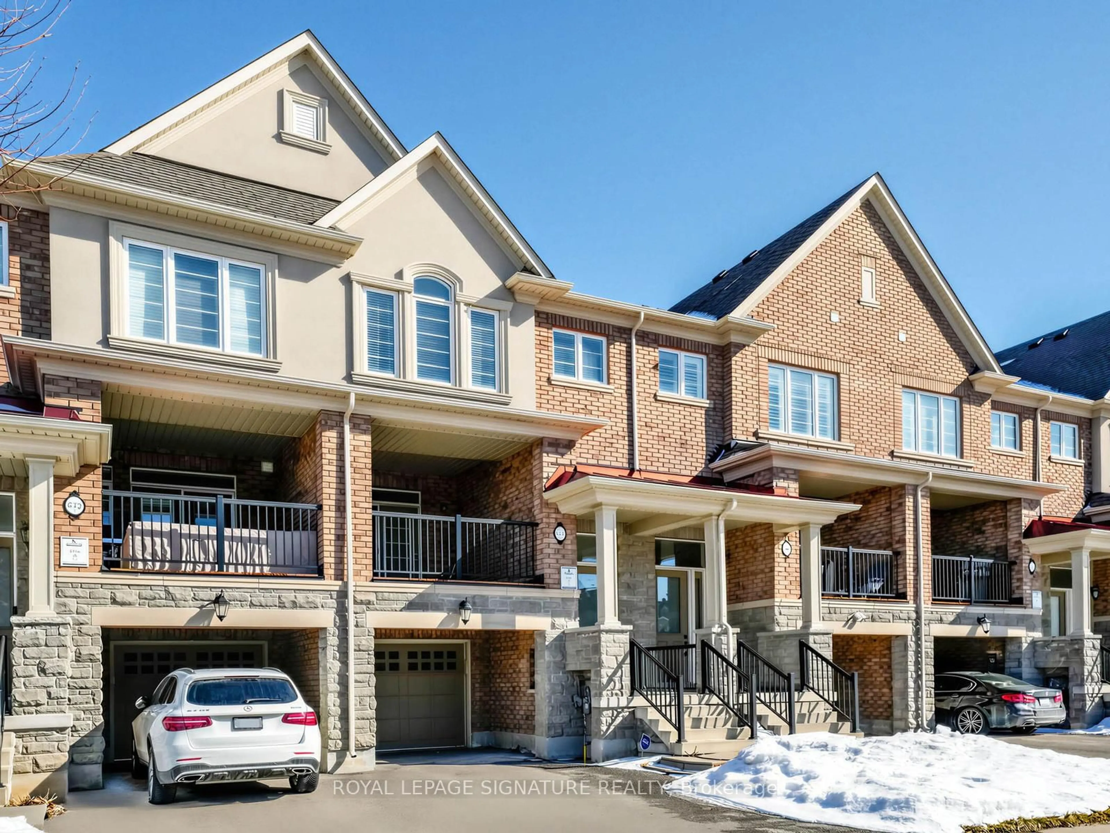 Home with brick exterior material, street for 534 Stream Cres, Oakville Ontario L6M 1N7