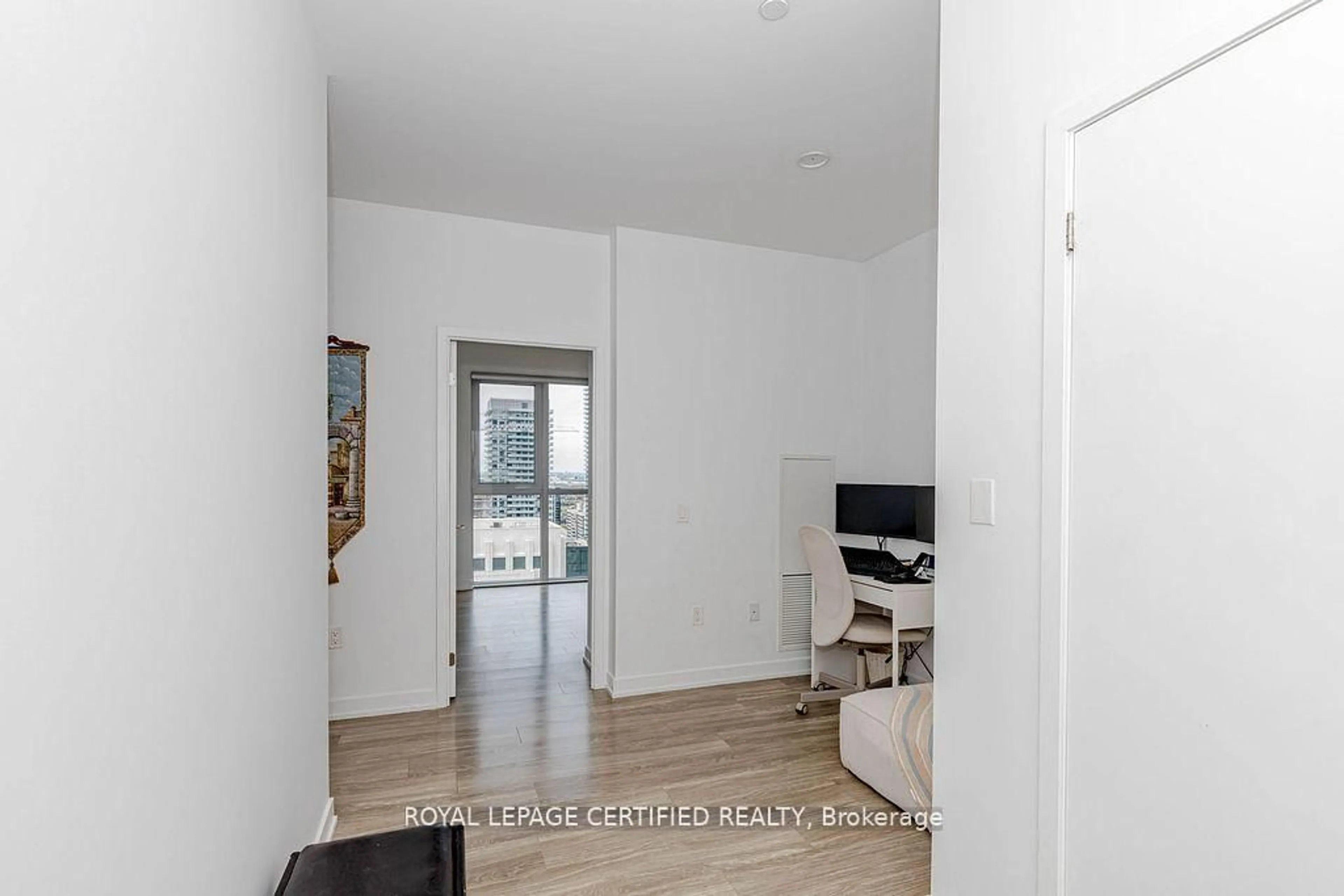 Indoor entryway for 4055 Parkside Village Dr #3212, Mississauga Ontario L5B 0K8