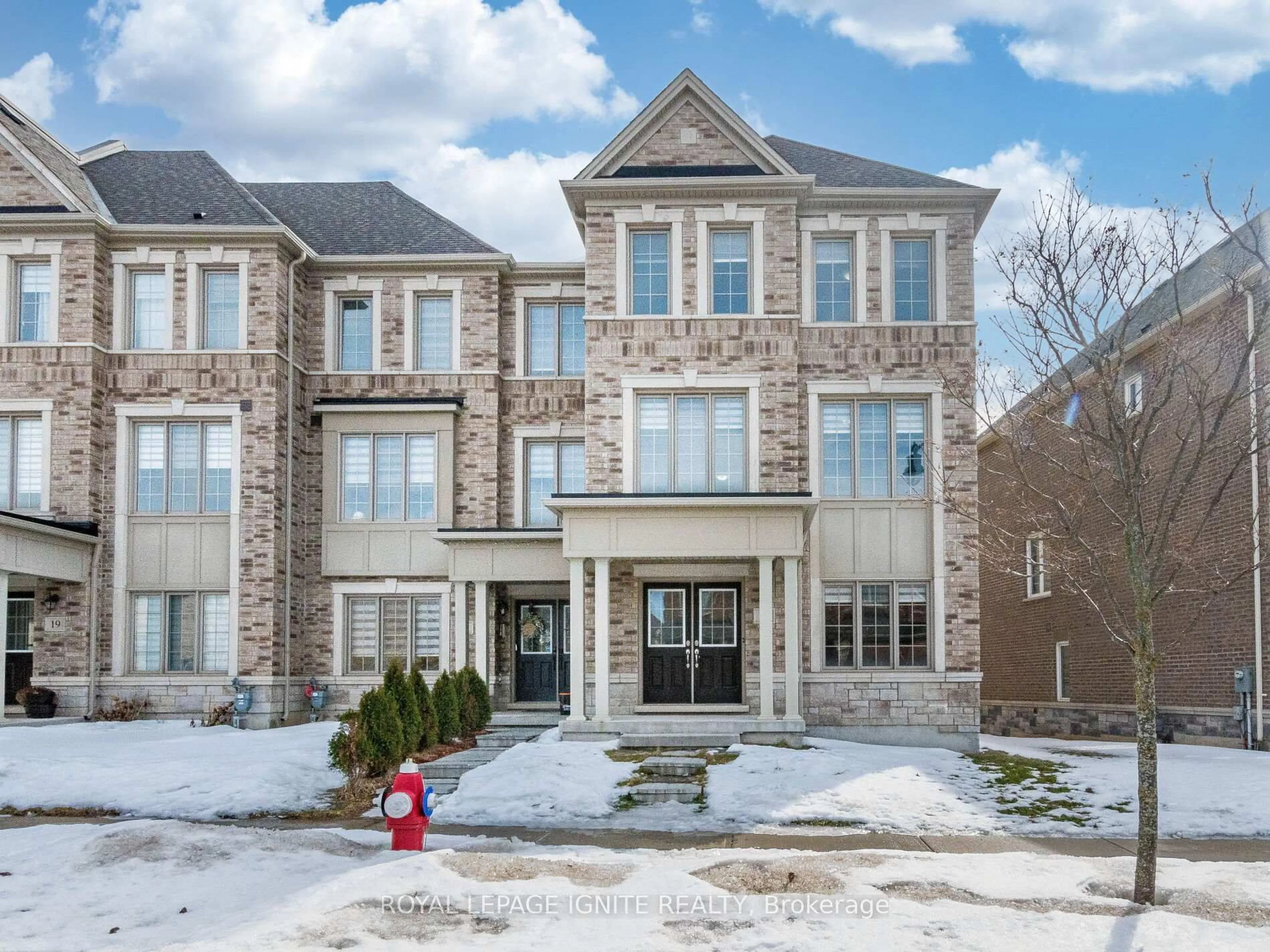 Home with brick exterior material, street for 15 Temple Manor Rd, Brampton Ontario L6Y 6C4