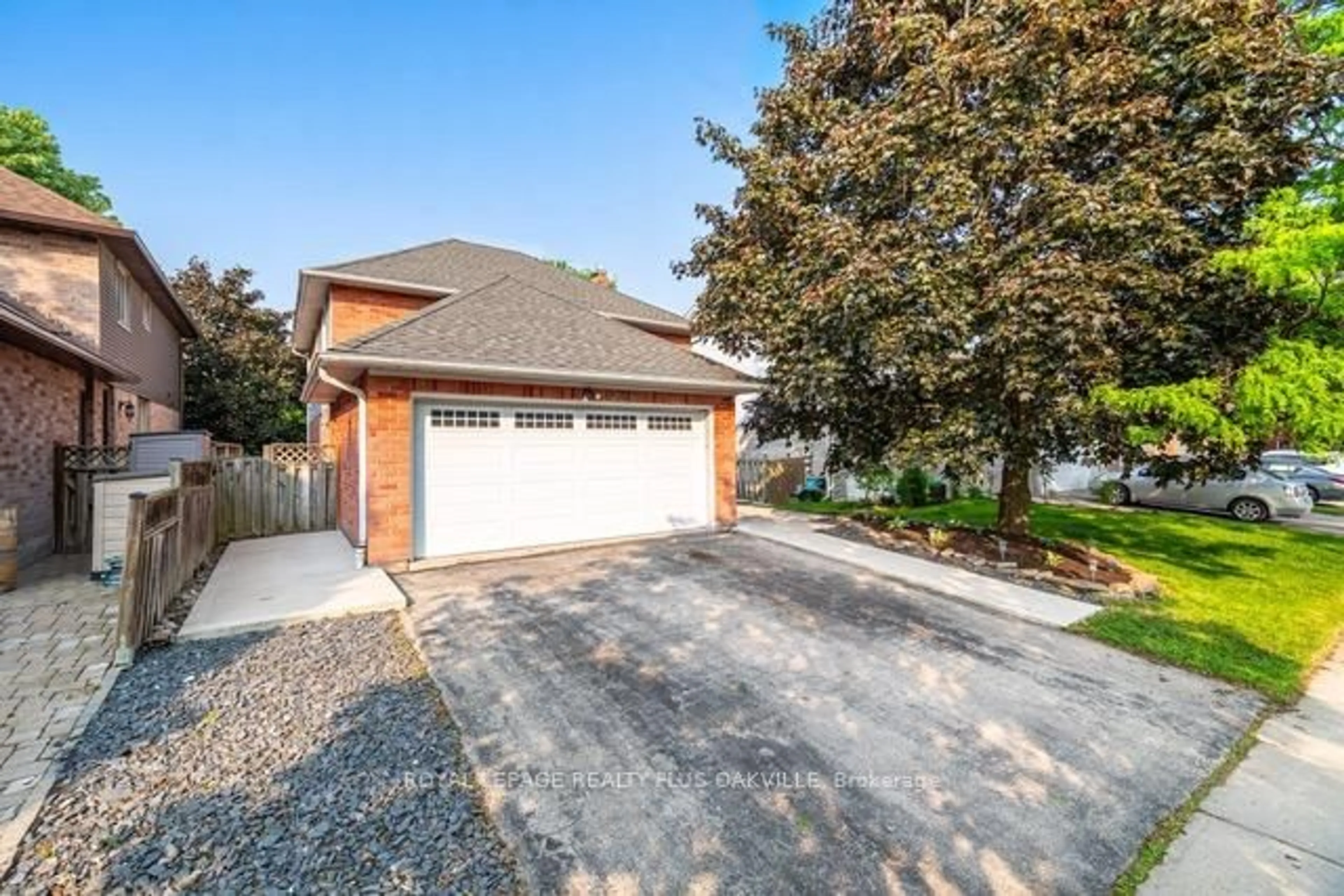 Home with brick exterior material, street for 1294 Hammond St, Burlington Ontario L7S 2C5