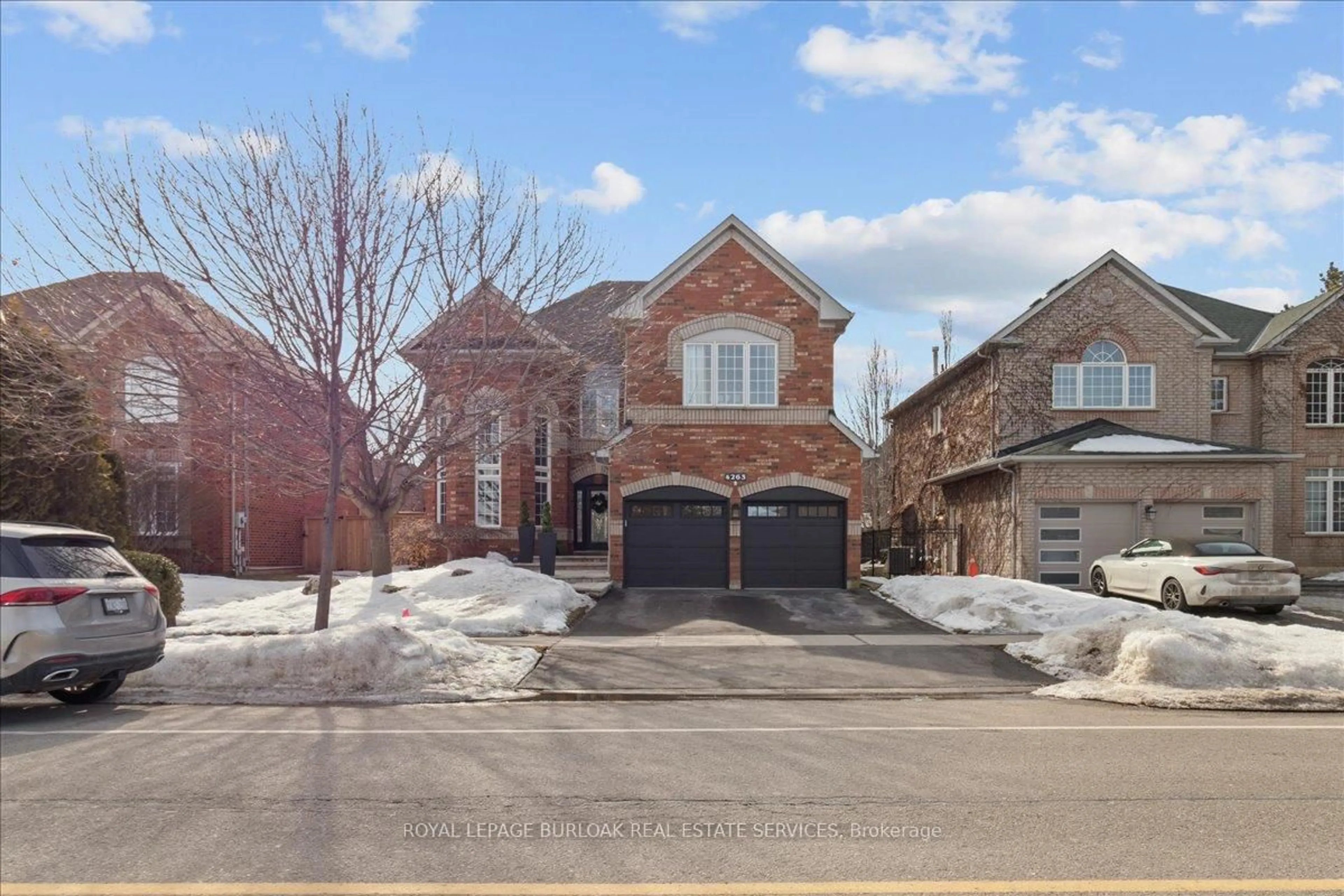 Home with brick exterior material, street for 4263 Millcroft Park Dr, Burlington Ontario L7M 4J6