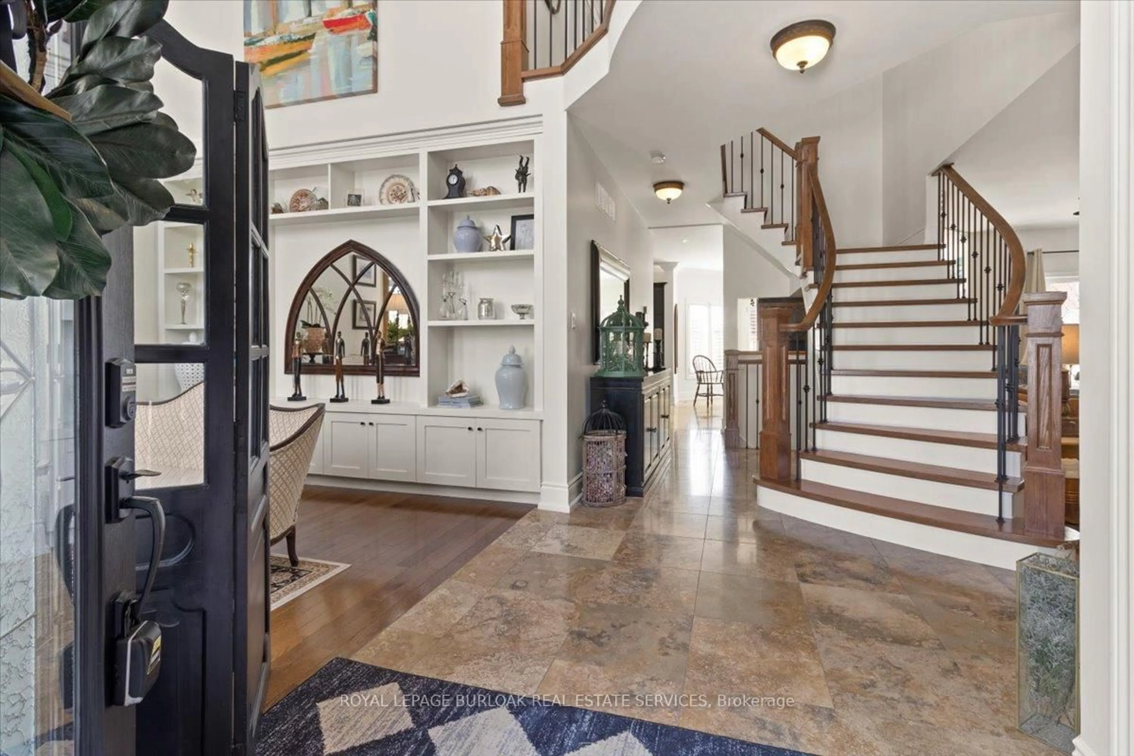 Indoor entryway for 4263 Millcroft Park Dr, Burlington Ontario L7M 4J6