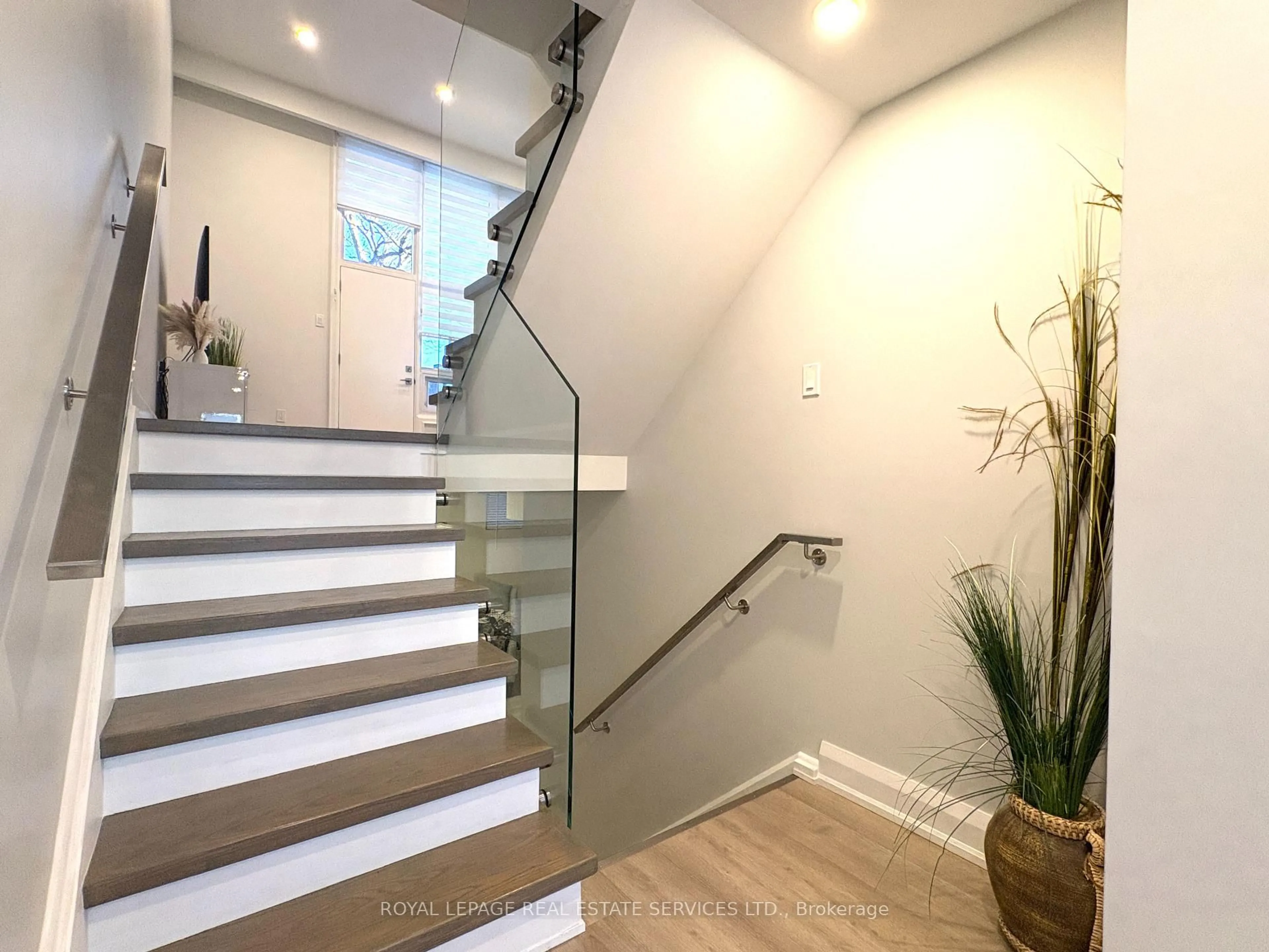 Stairs for 629 Rathburn Rd #30, Toronto Ontario M9C 3T5