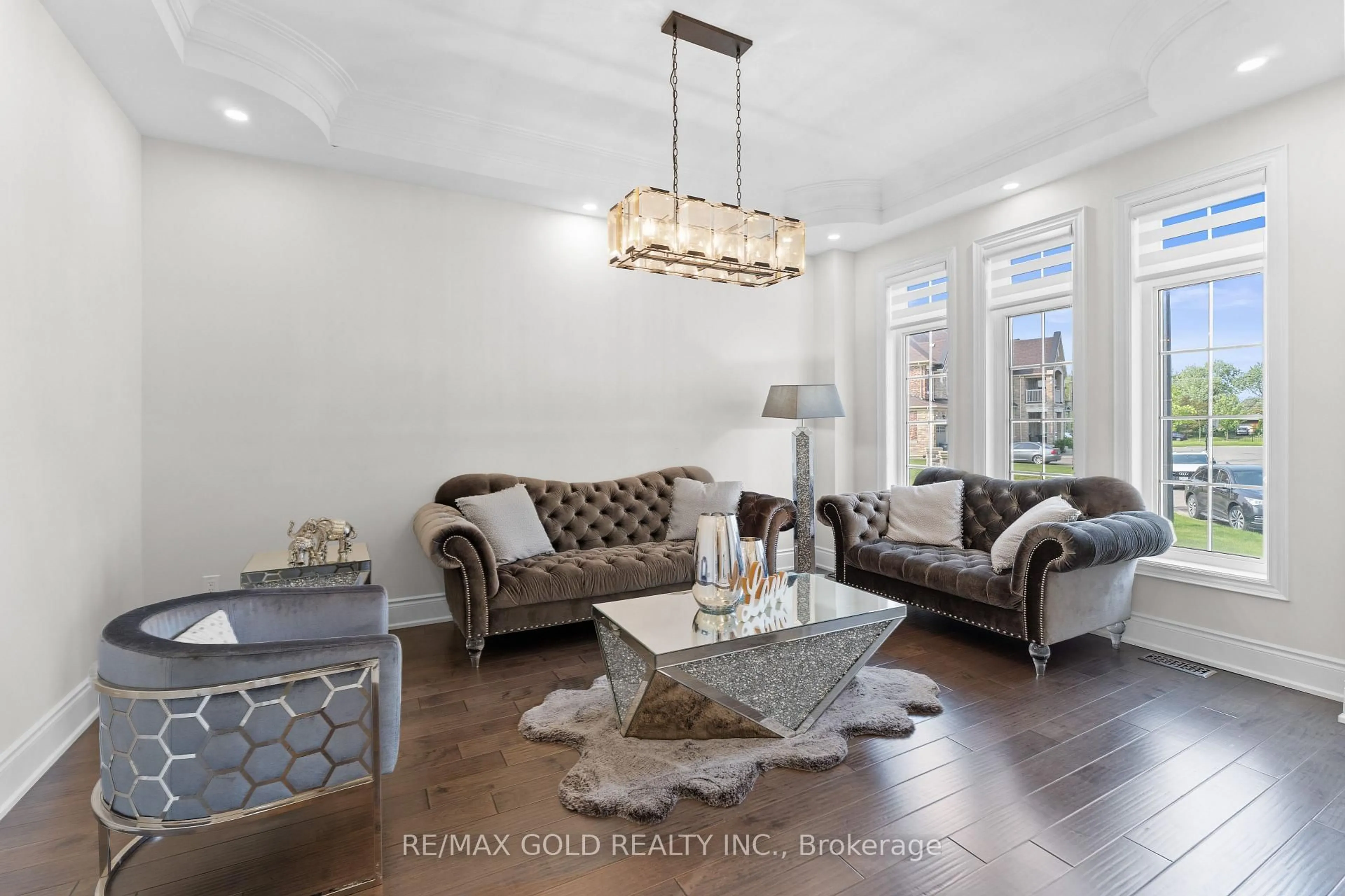 Living room with furniture, unknown for 40 Autumn Olive Way, Brampton Ontario L6P 4Z3