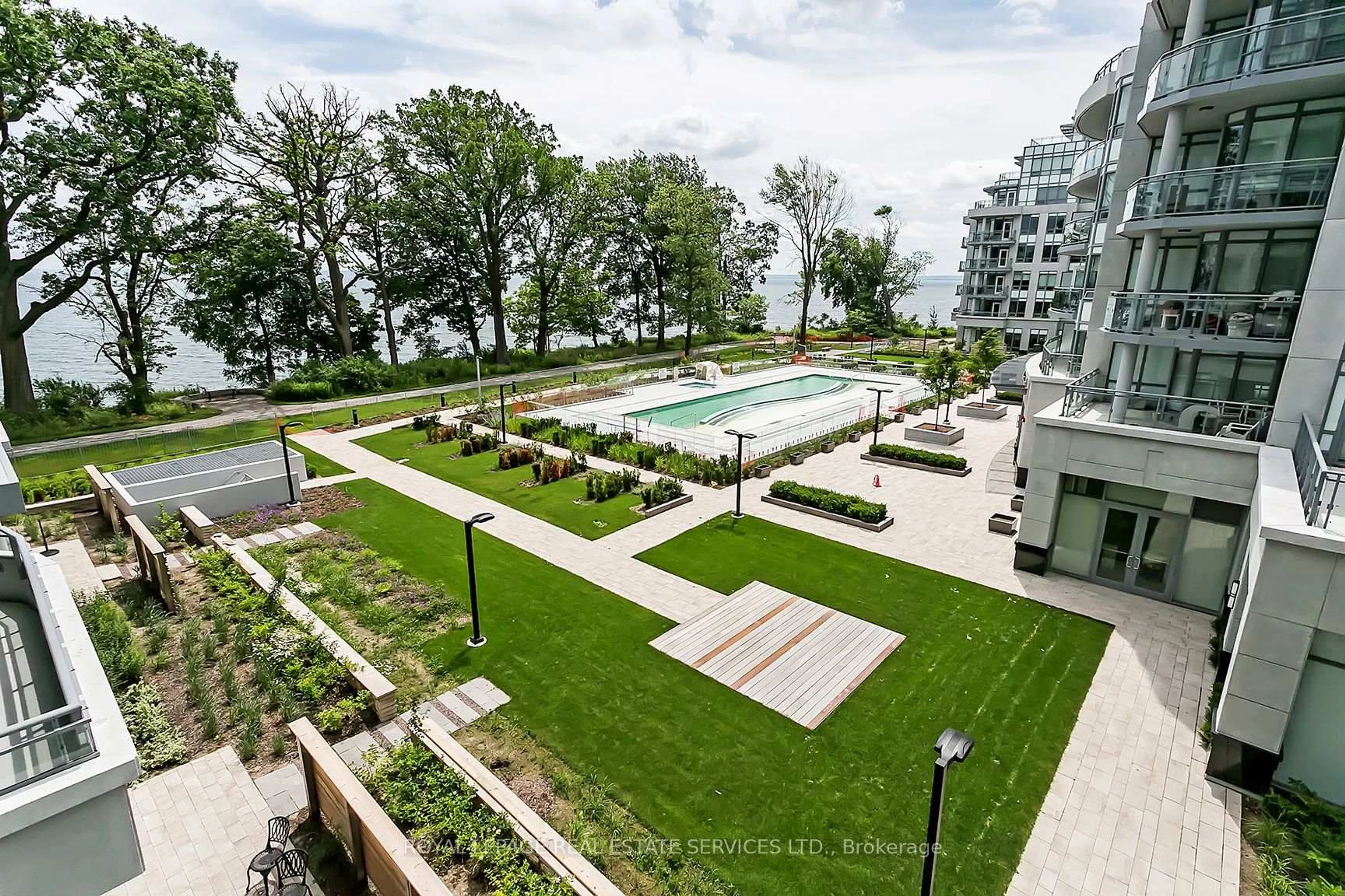 Patio, water/lake/river/ocean view for 3500 Lakeshore Rd #327, Oakville Ontario L6L 0B4
