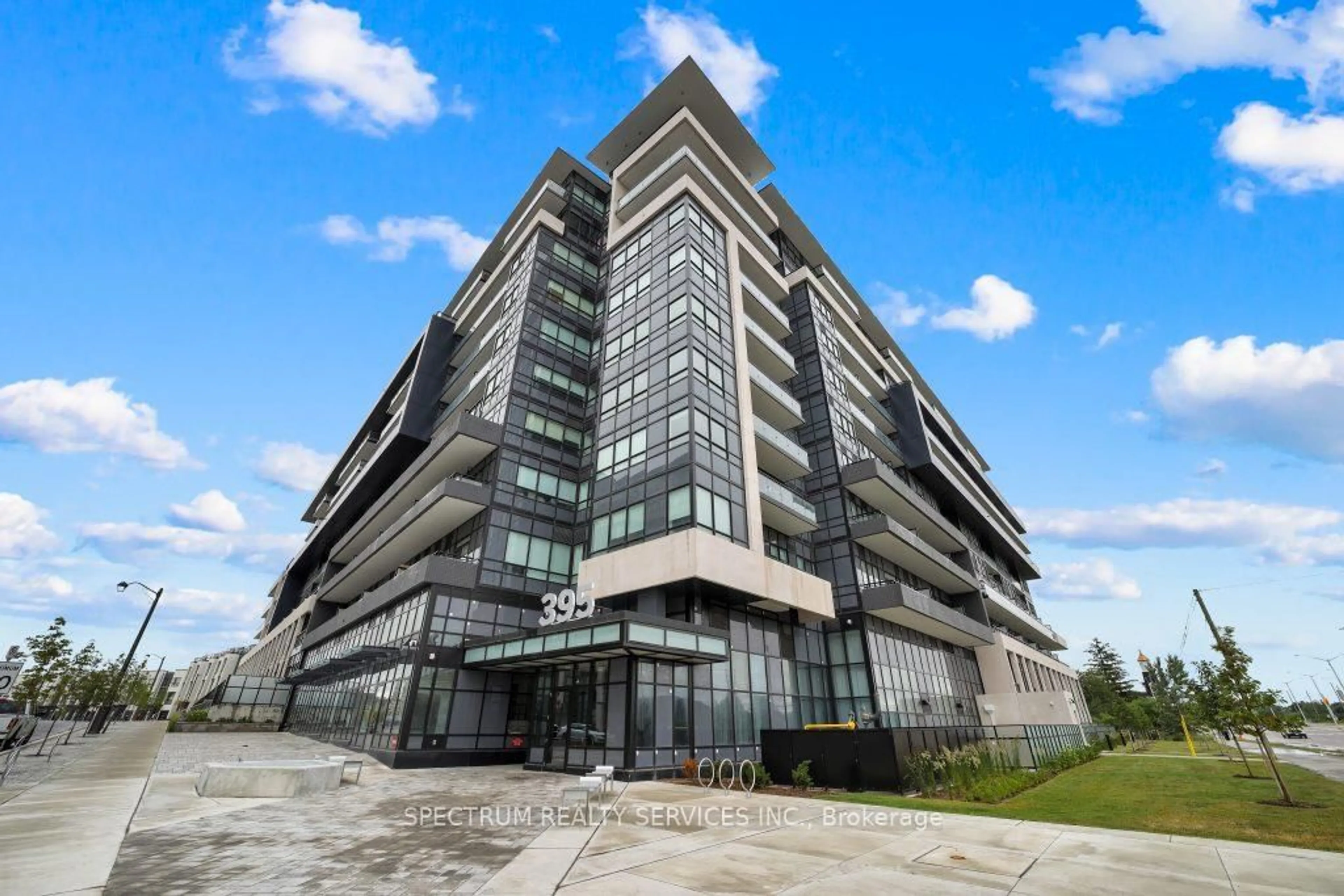 Indoor foyer for 395 Dundas St #119, Oakville Ontario L6M 5R8