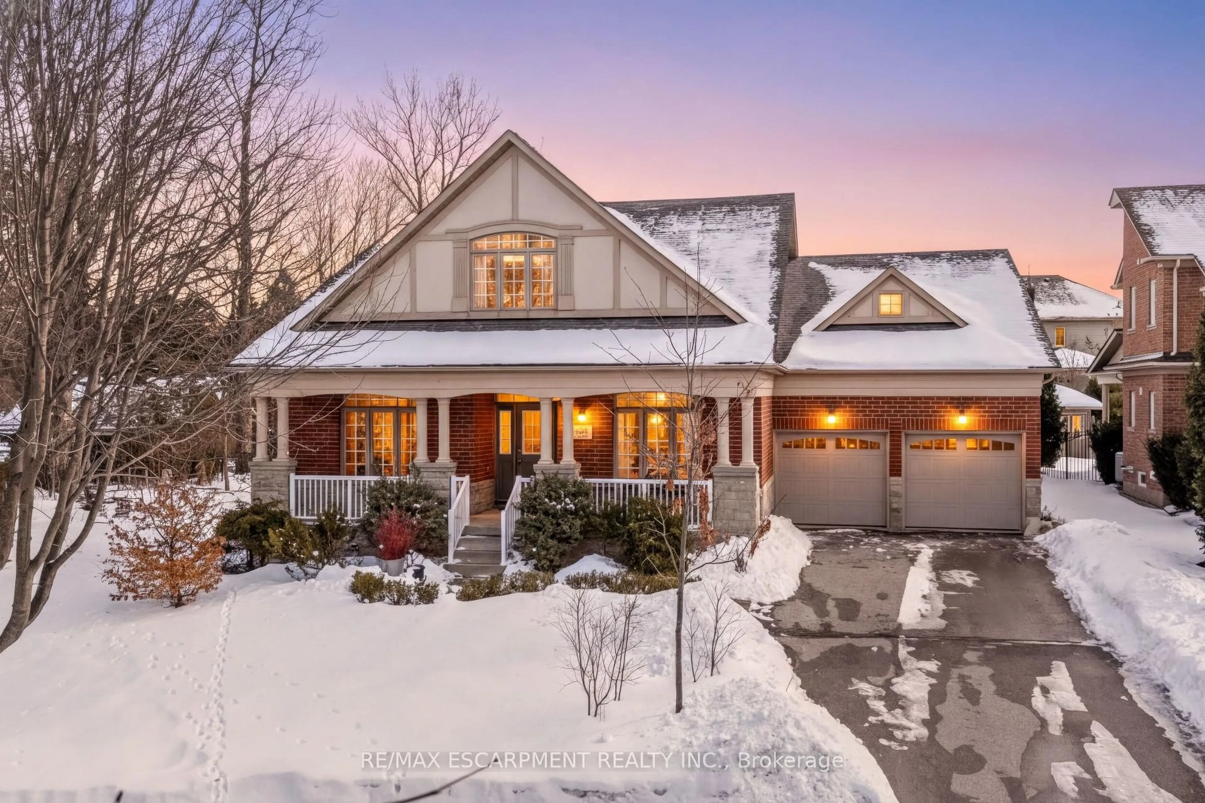 Home with brick exterior material, mountain view for 1583 Hallstone Rd, Brampton Ontario L6Y 5K8