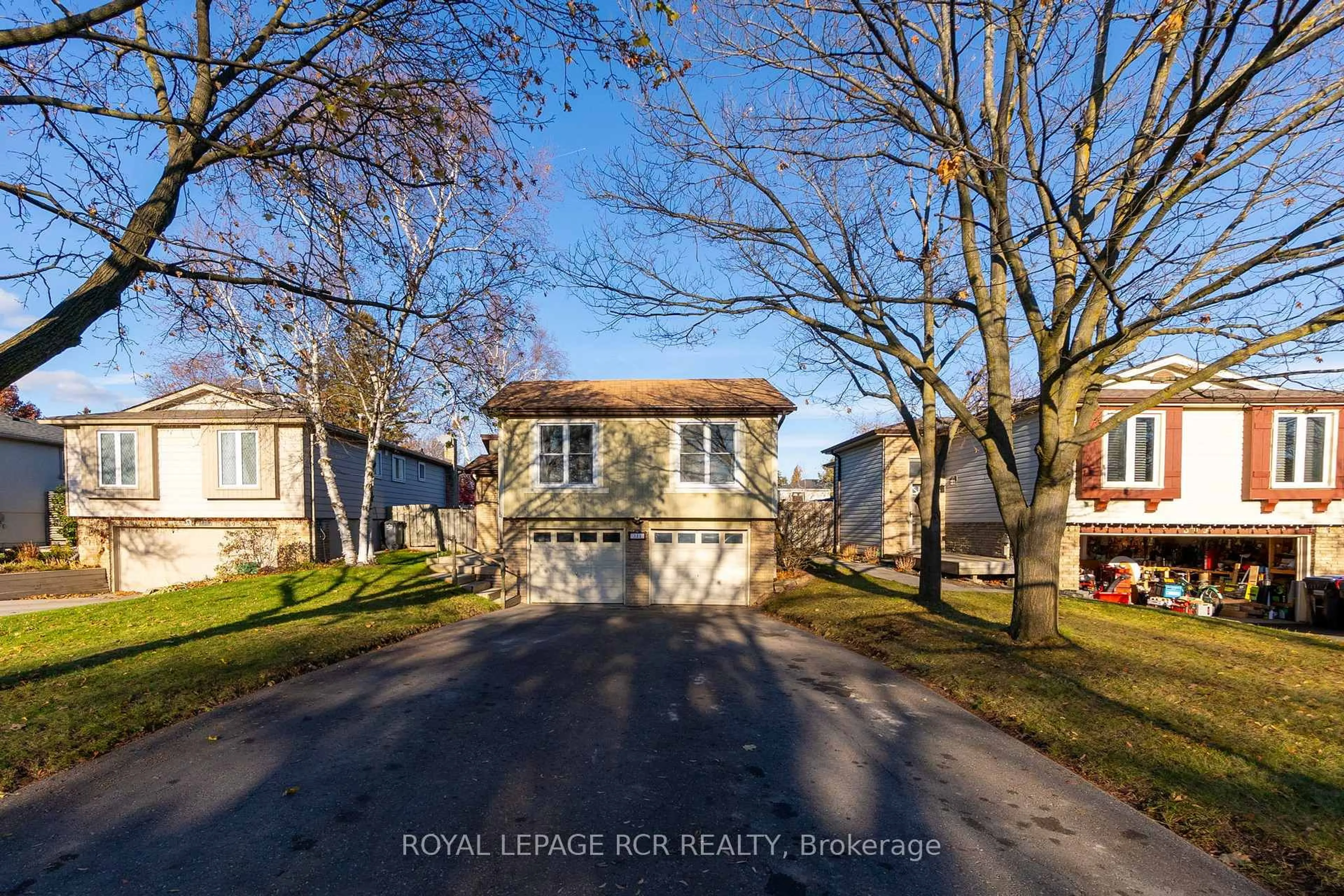 A pic from outside/outdoor area/front of a property/back of a property/a pic from drone, street for 311 Whitehead Cres, Caledon Ontario L7E 3Y6