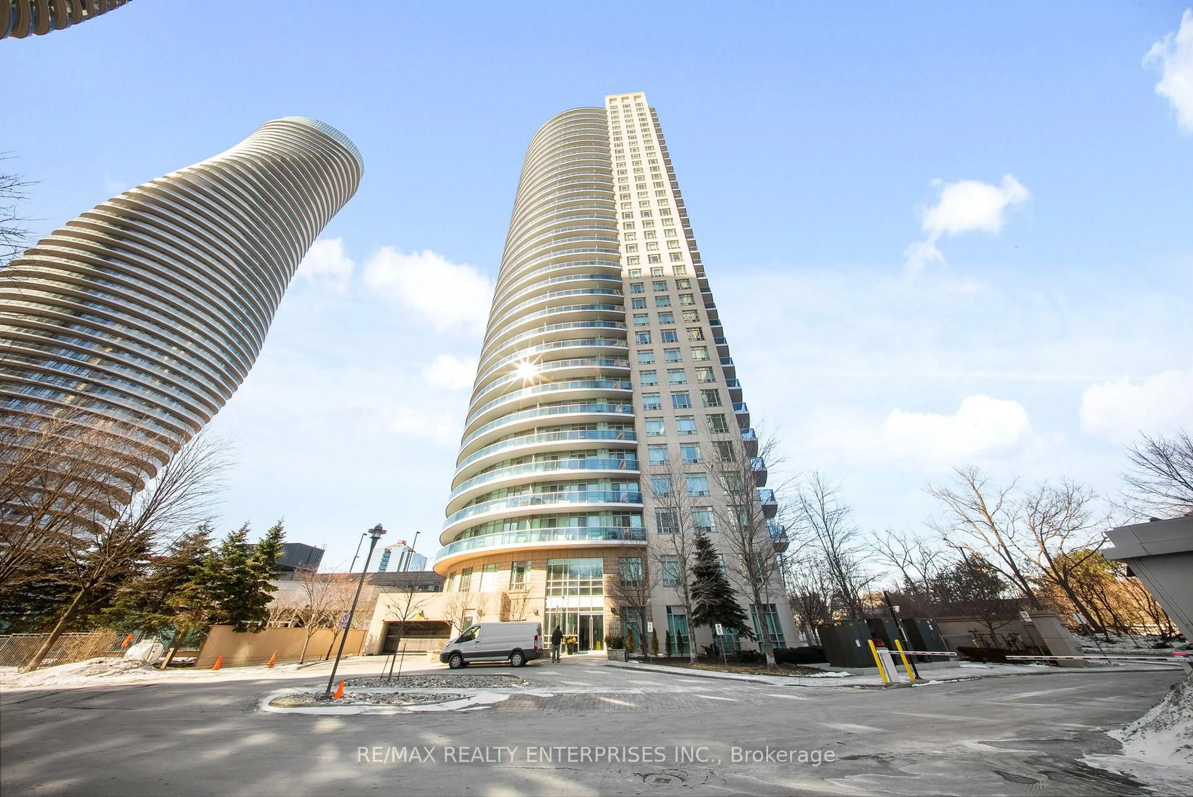 Indoor foyer for 80 Absolute Ave #2306, Mississauga Ontario L4Z 0A2