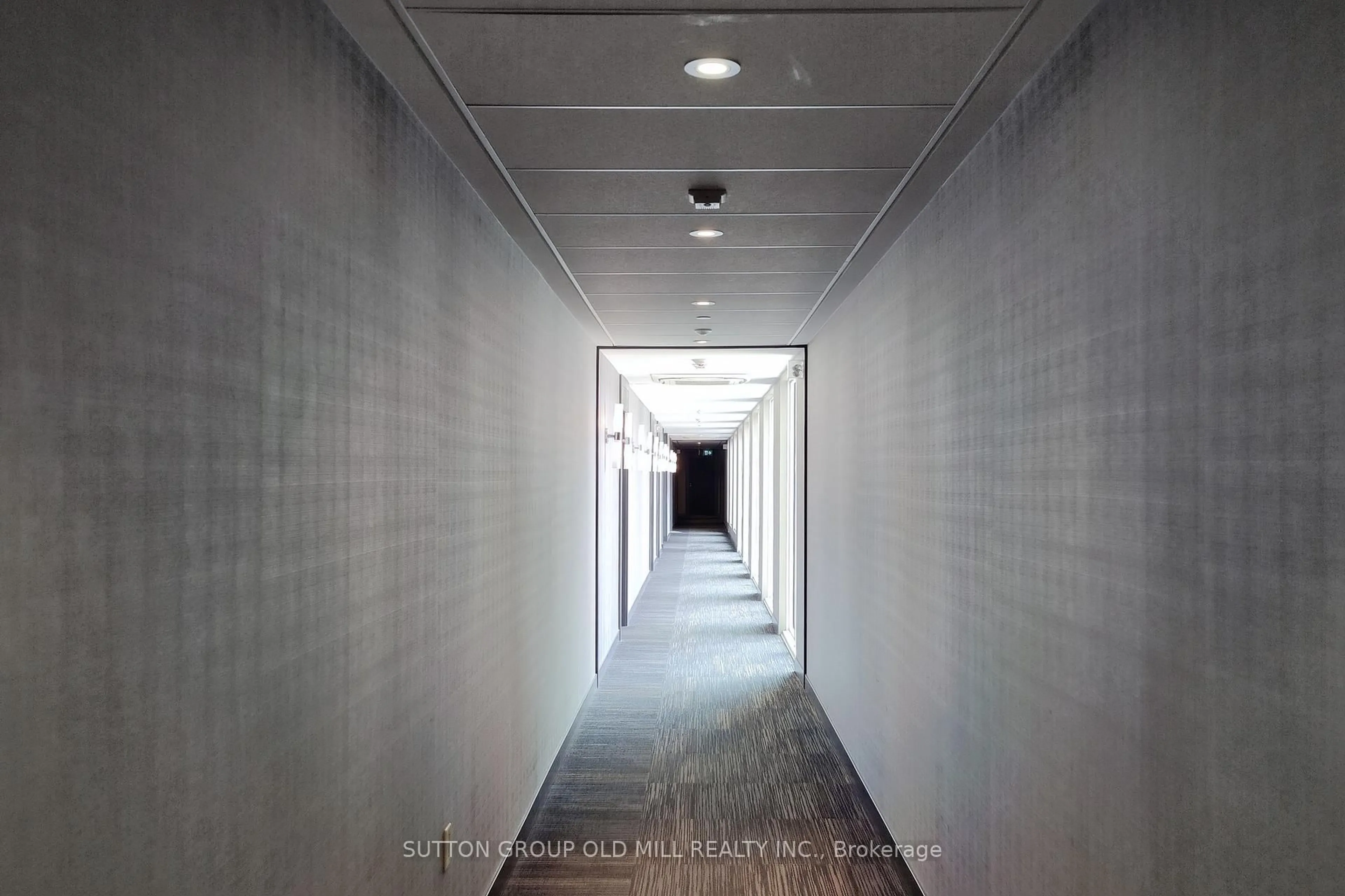 A pic of a room for 210 Sabina Dr #214, Oakville Ontario L6H 0W6