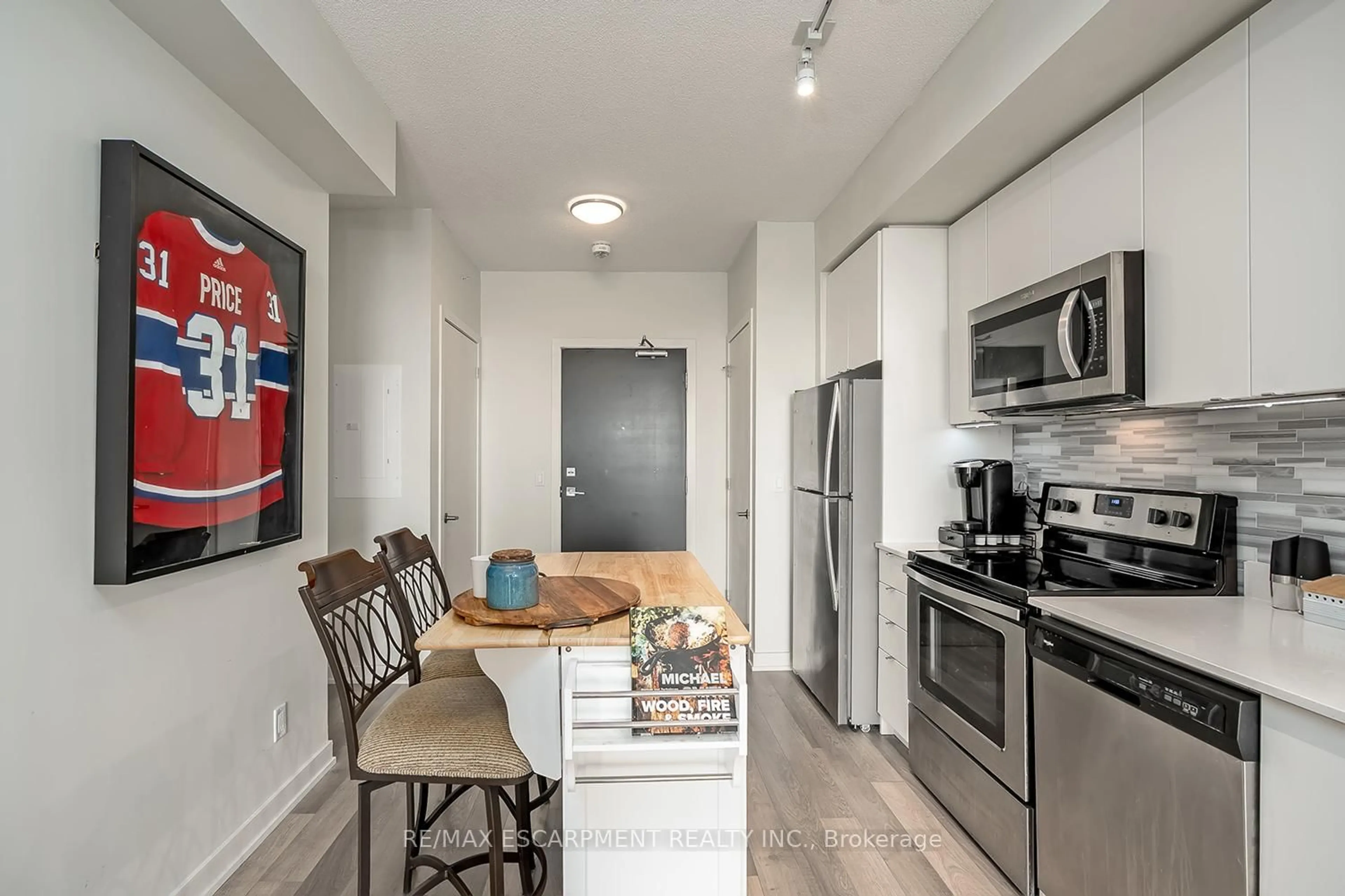 Unknown for 5240 Dundas St #517, Burlington Ontario L7R 3X4