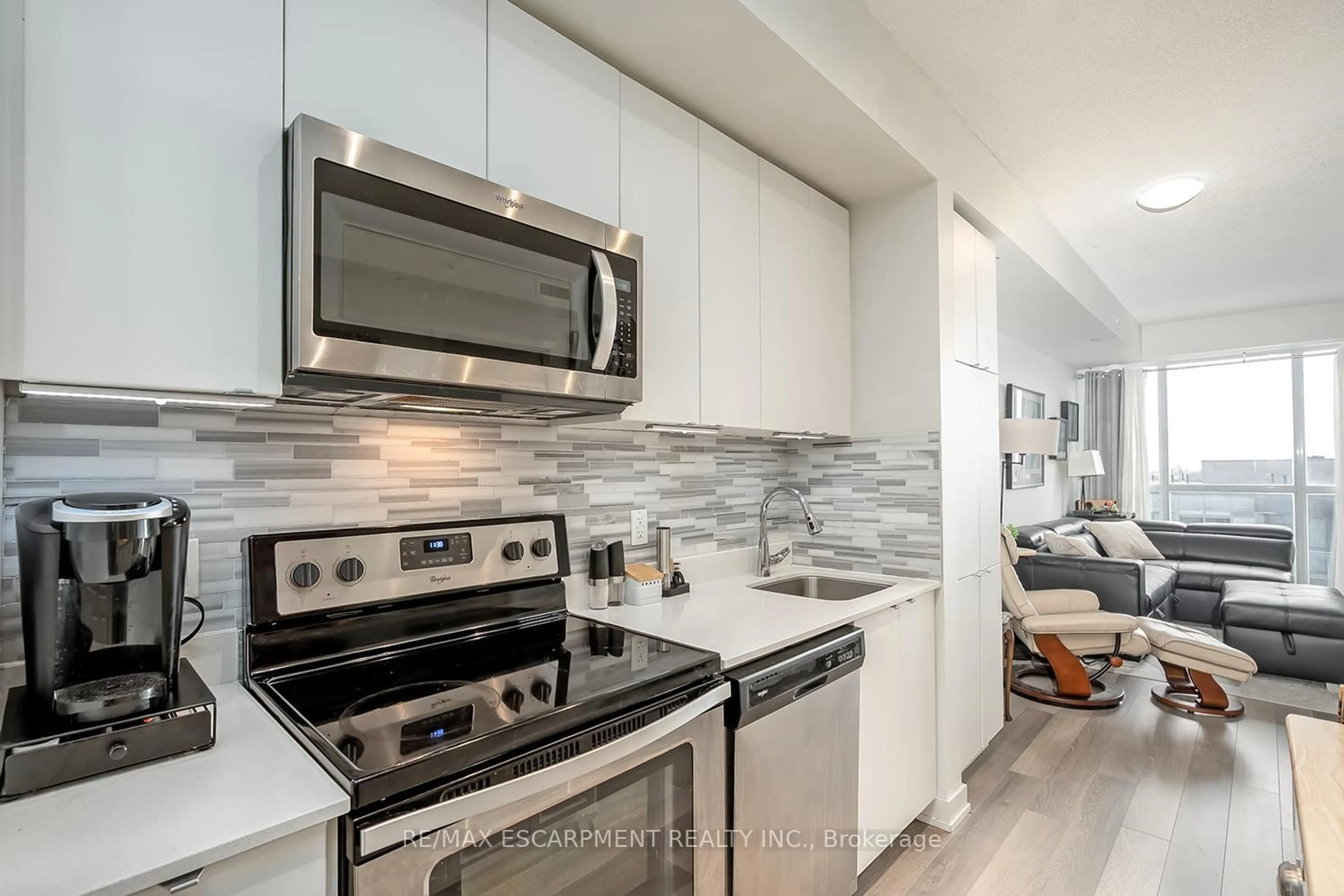 Unknown for 5240 Dundas St #517, Burlington Ontario L7R 3X4