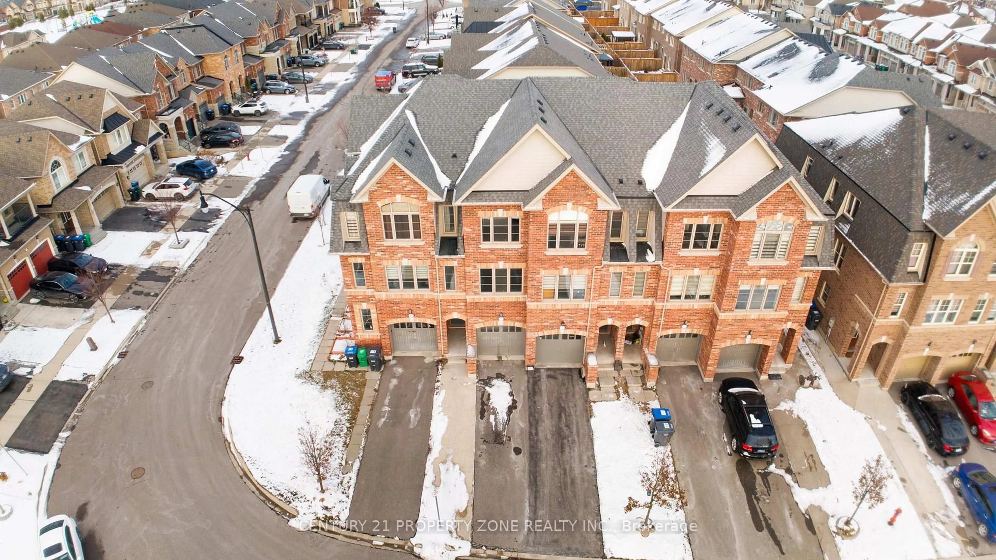 A pic from outside/outdoor area/front of a property/back of a property/a pic from drone, street for 29 Pennycross Cres #4, Brampton Ontario L7A 0B6