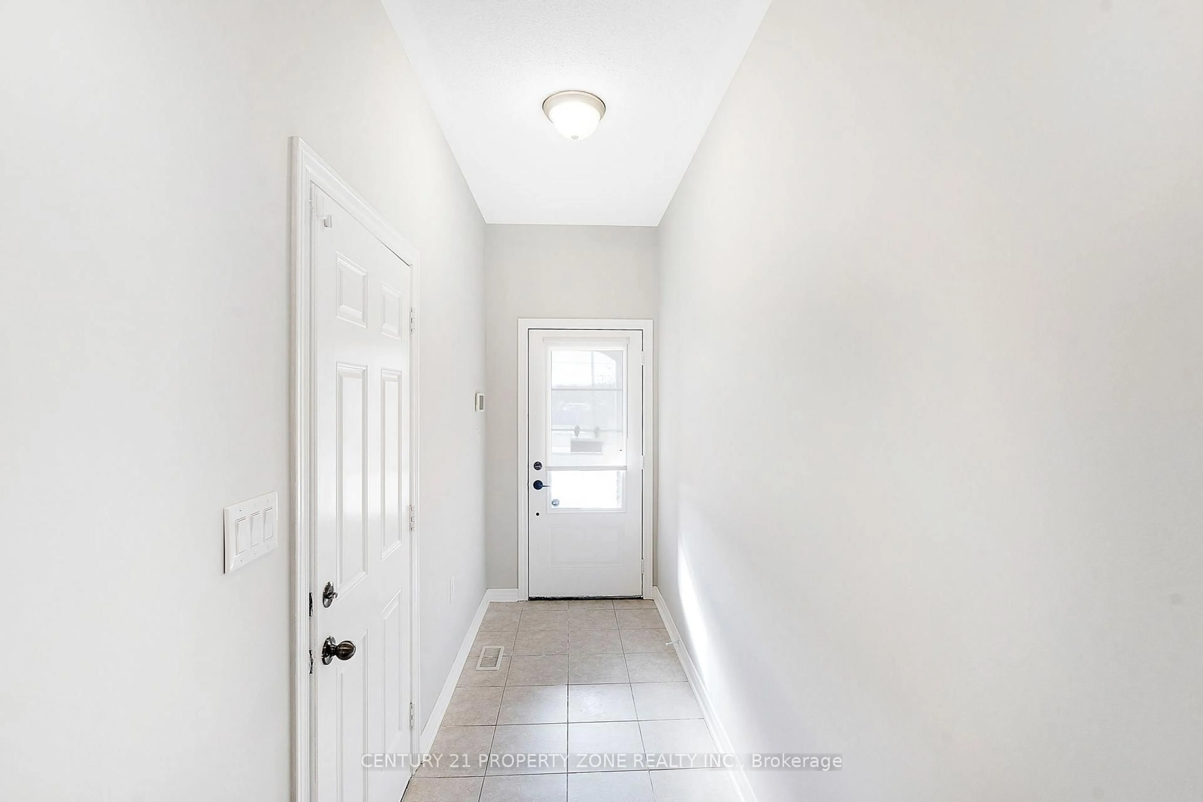 Indoor entryway for 29 Pennycross Cres #4, Brampton Ontario L7A 0B6