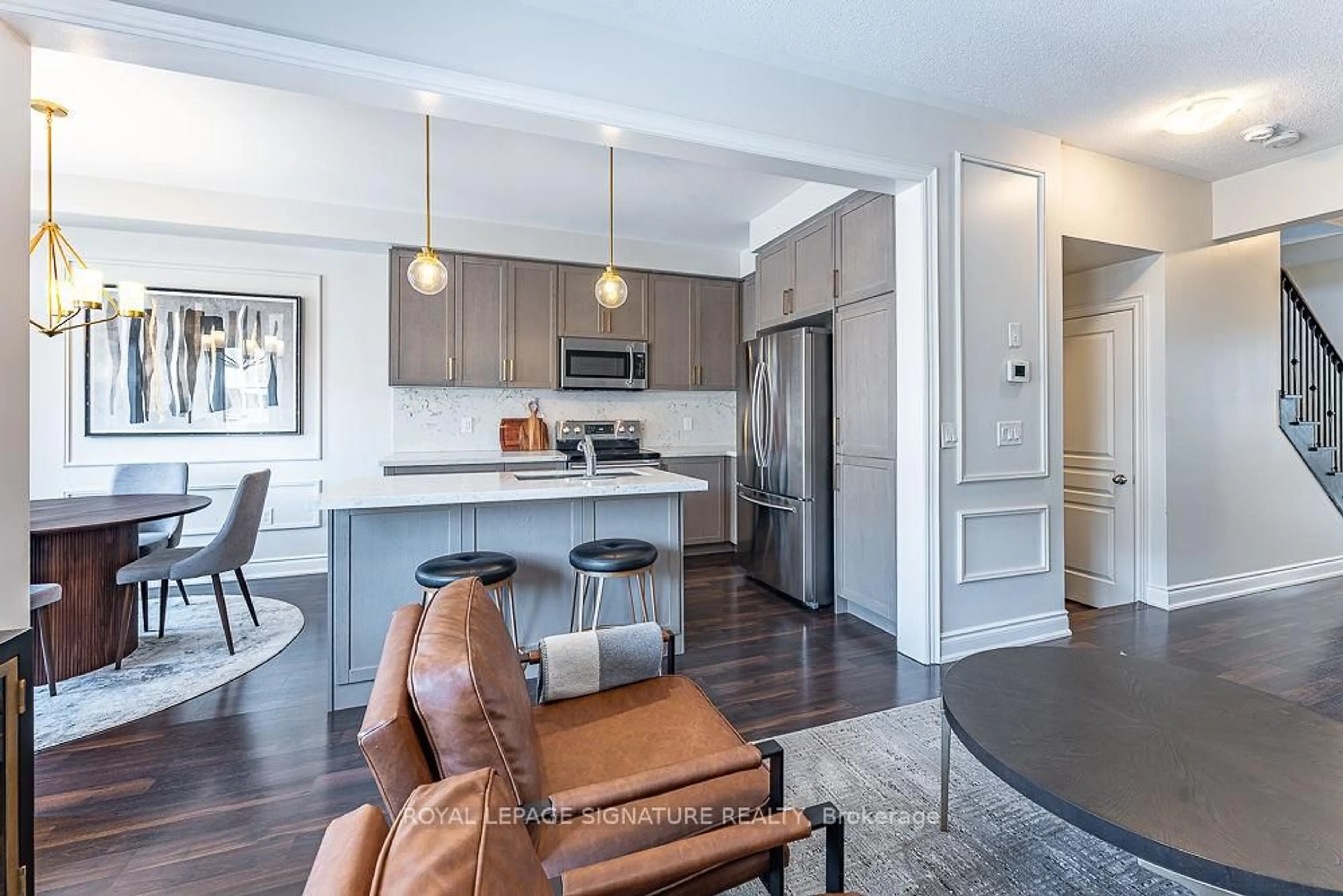 Open concept kitchen, unknown for 109 Holbrook Crt, Milton Ontario L9E 1J2