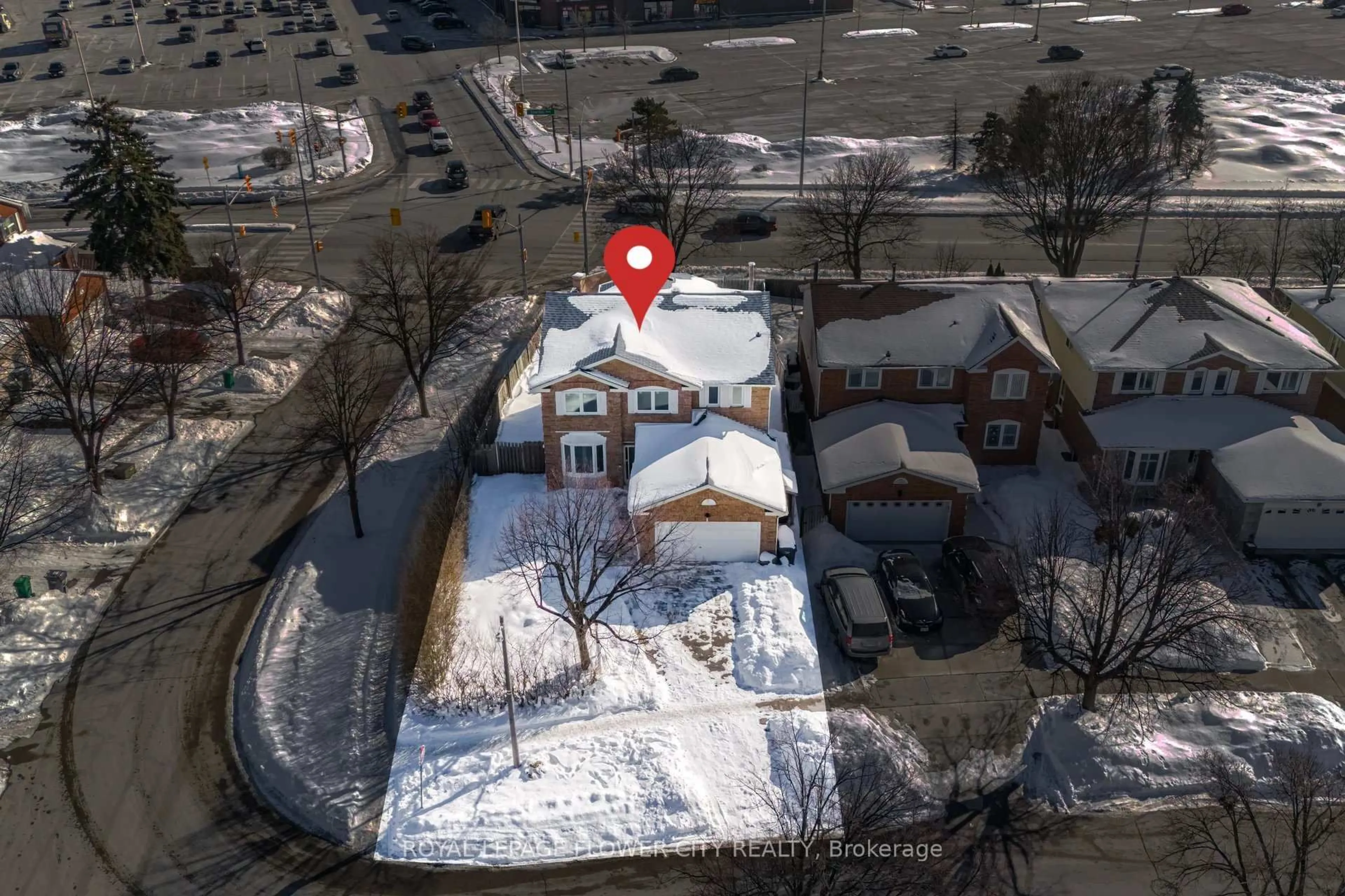 A pic from outside/outdoor area/front of a property/back of a property/a pic from drone, street for 1 Donaldson Dr, Brampton Ontario L6Y 3G7