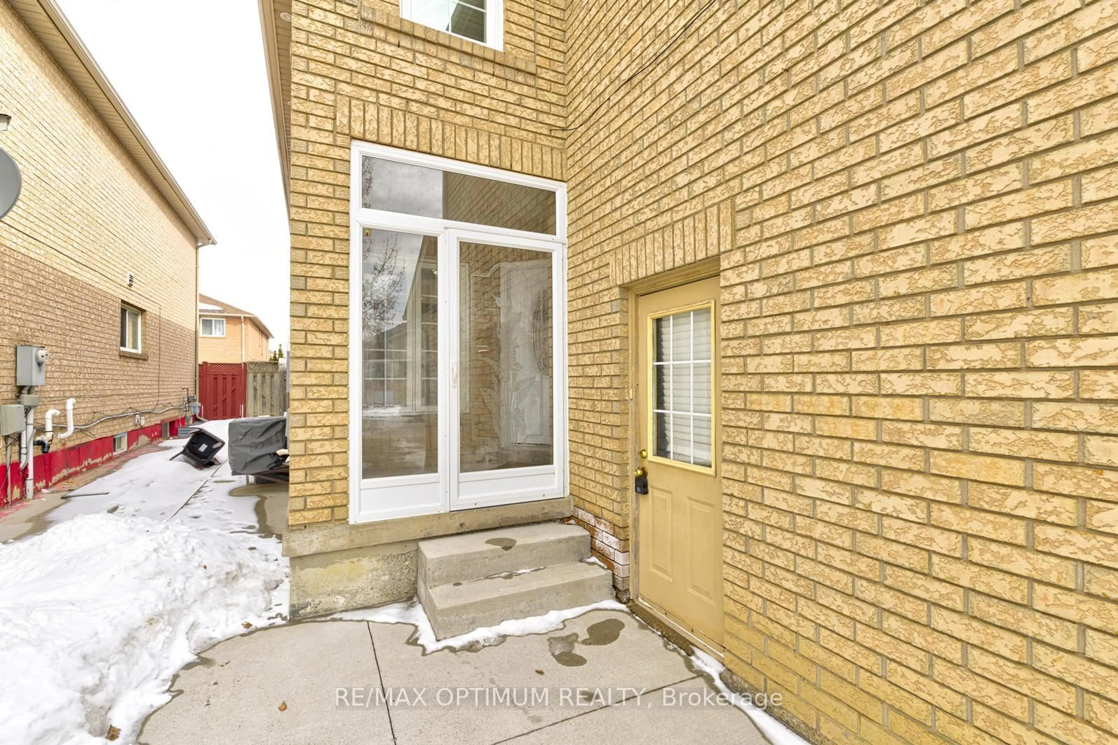 Home with brick exterior material, street for 26 Tumbleweed Tr, Brampton Ontario L6Y 5A1