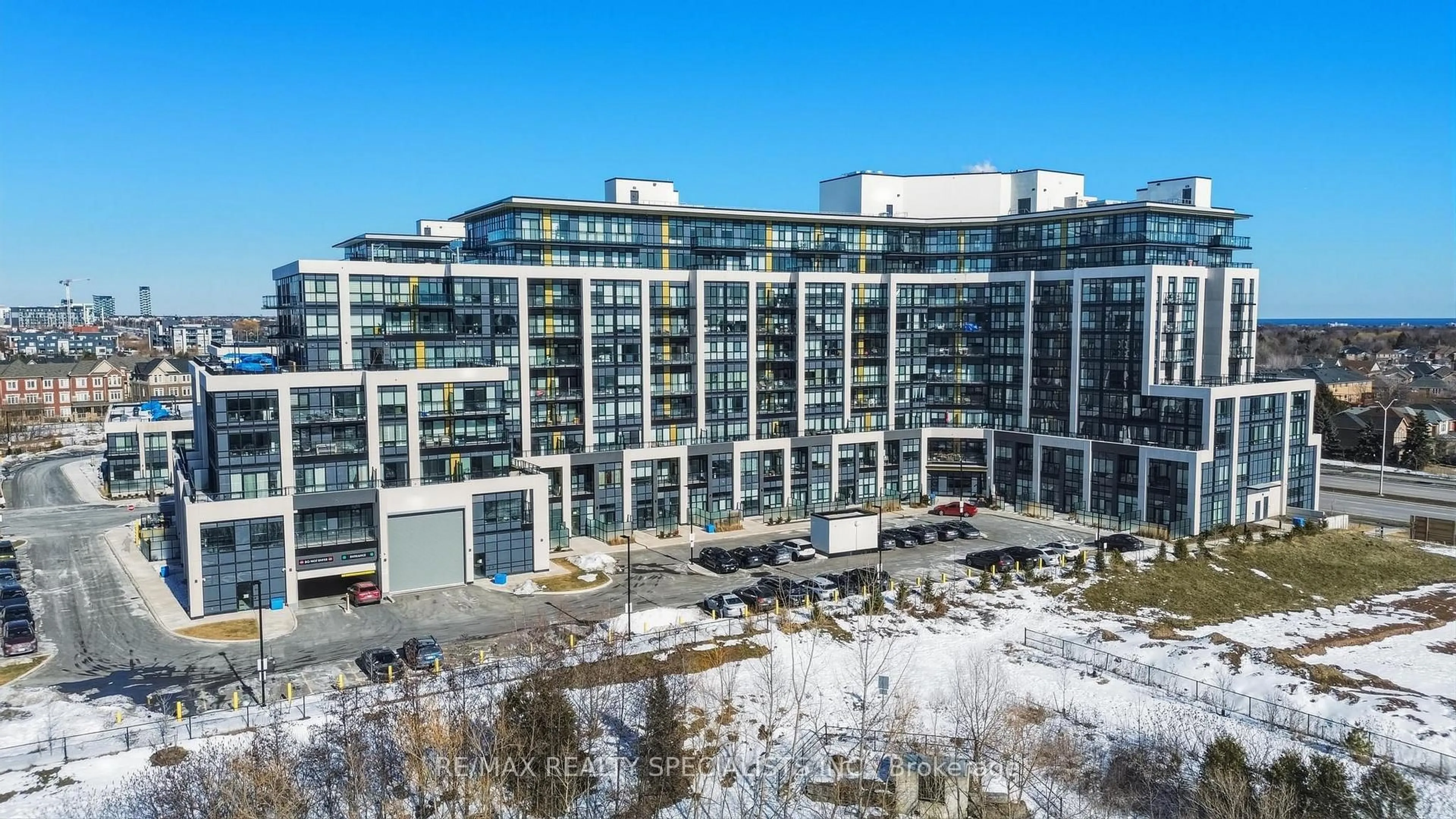 A pic from outside/outdoor area/front of a property/back of a property/a pic from drone, city buildings view from balcony for 405 Dundas St #314, Oakville Ontario L6M 5P9
