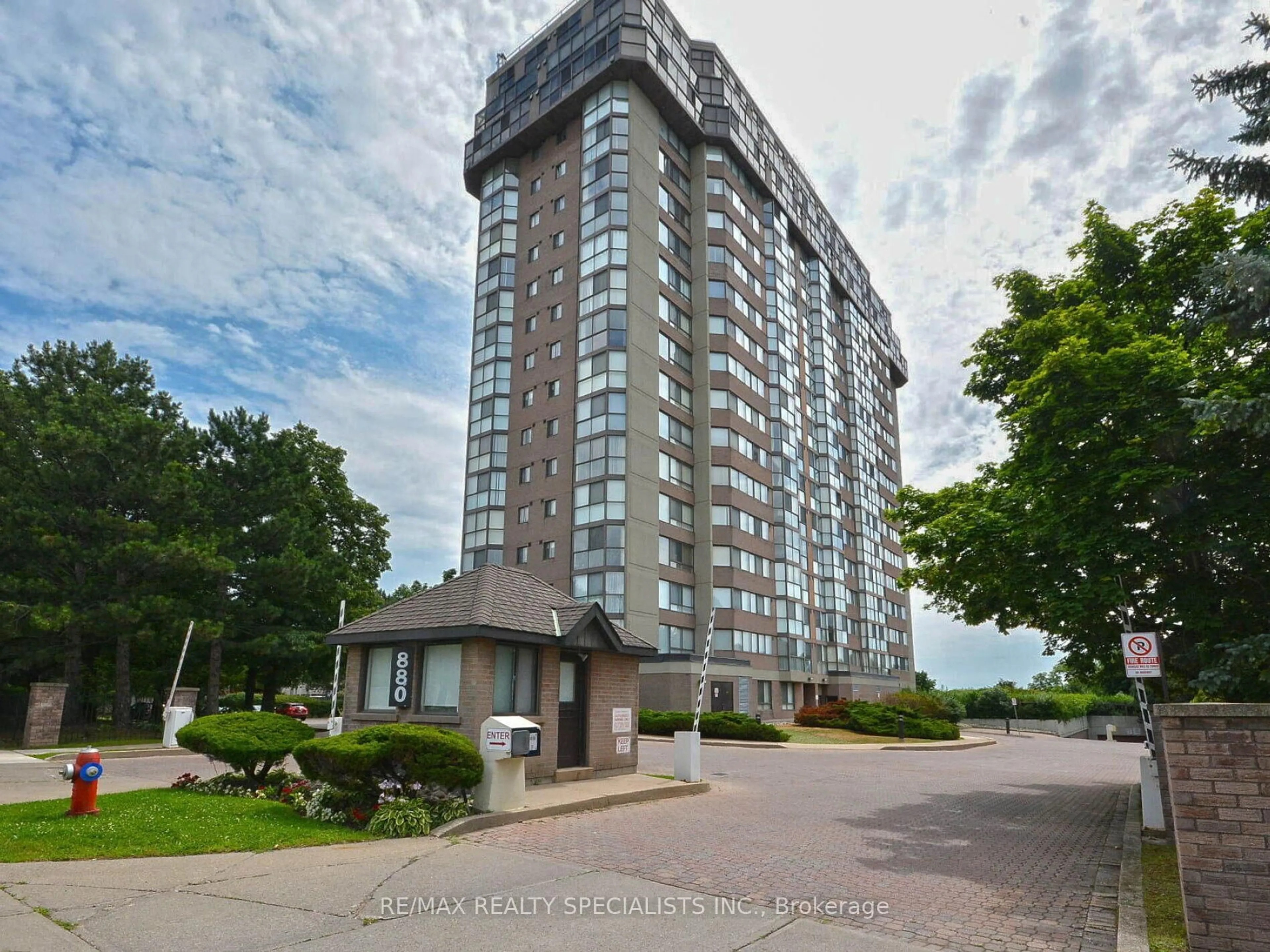 Unknown for 880 Dundas St #1002, Mississauga Ontario L5C 4H3