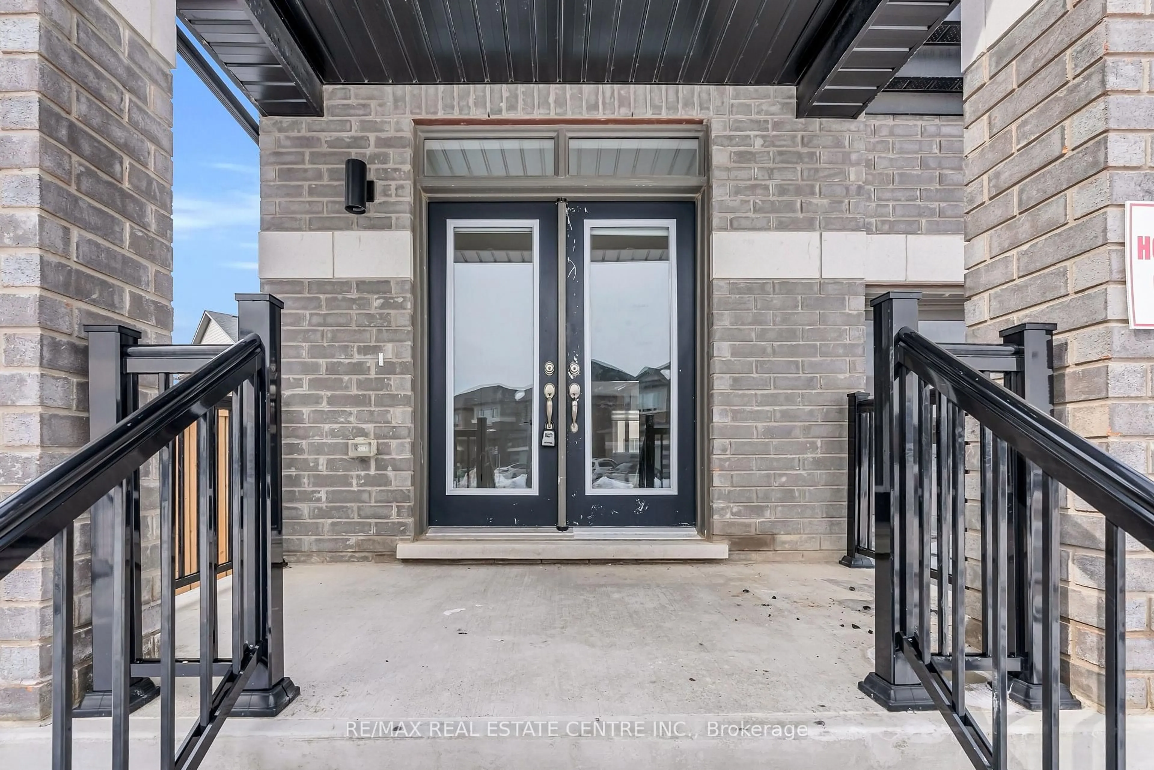Indoor entryway for 22 Spinland St, Caledon Ontario L7C 4K4