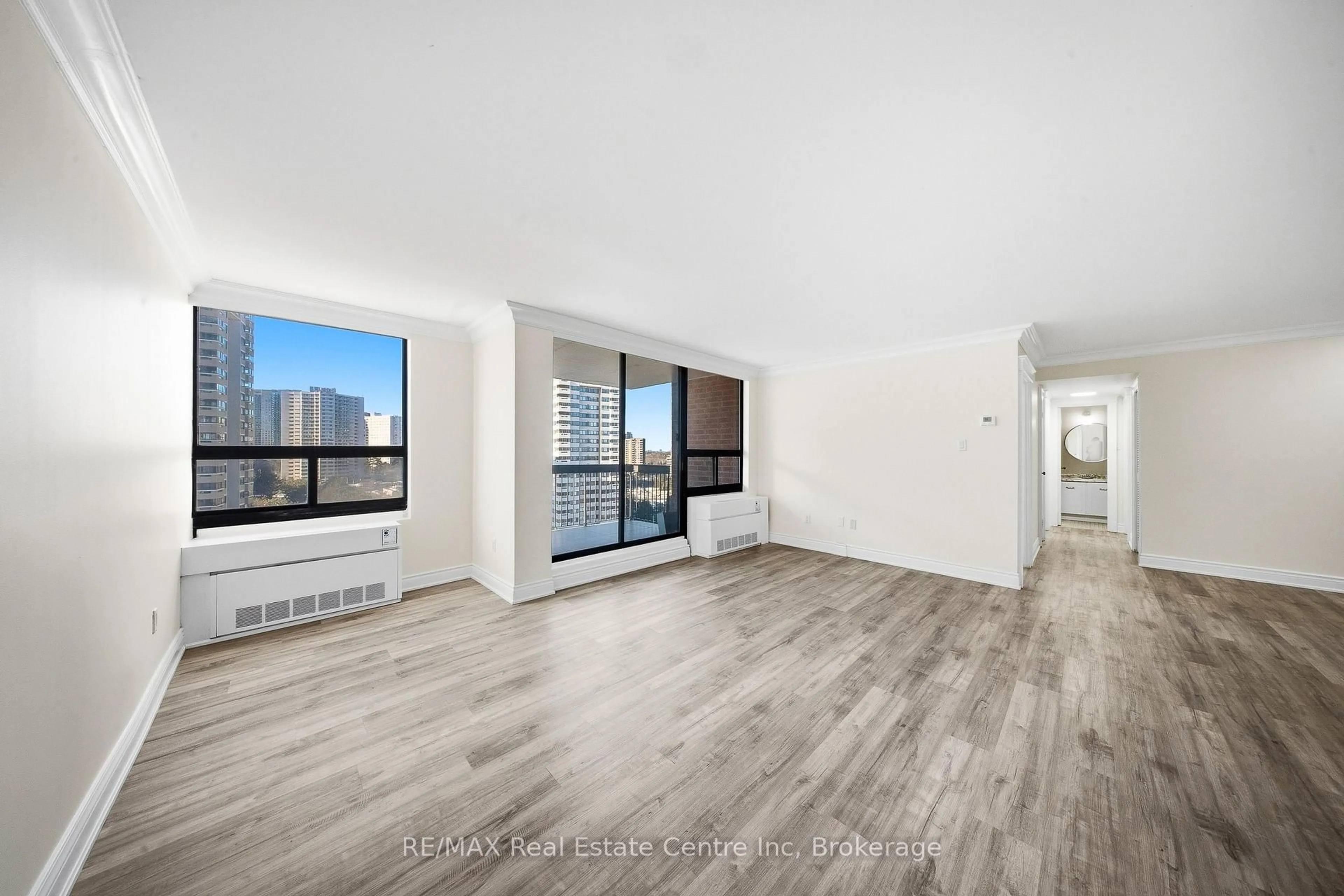 A pic of a room for 20 Mississauga Valley Blvd #1204, Mississauga Ontario L5A 3S1