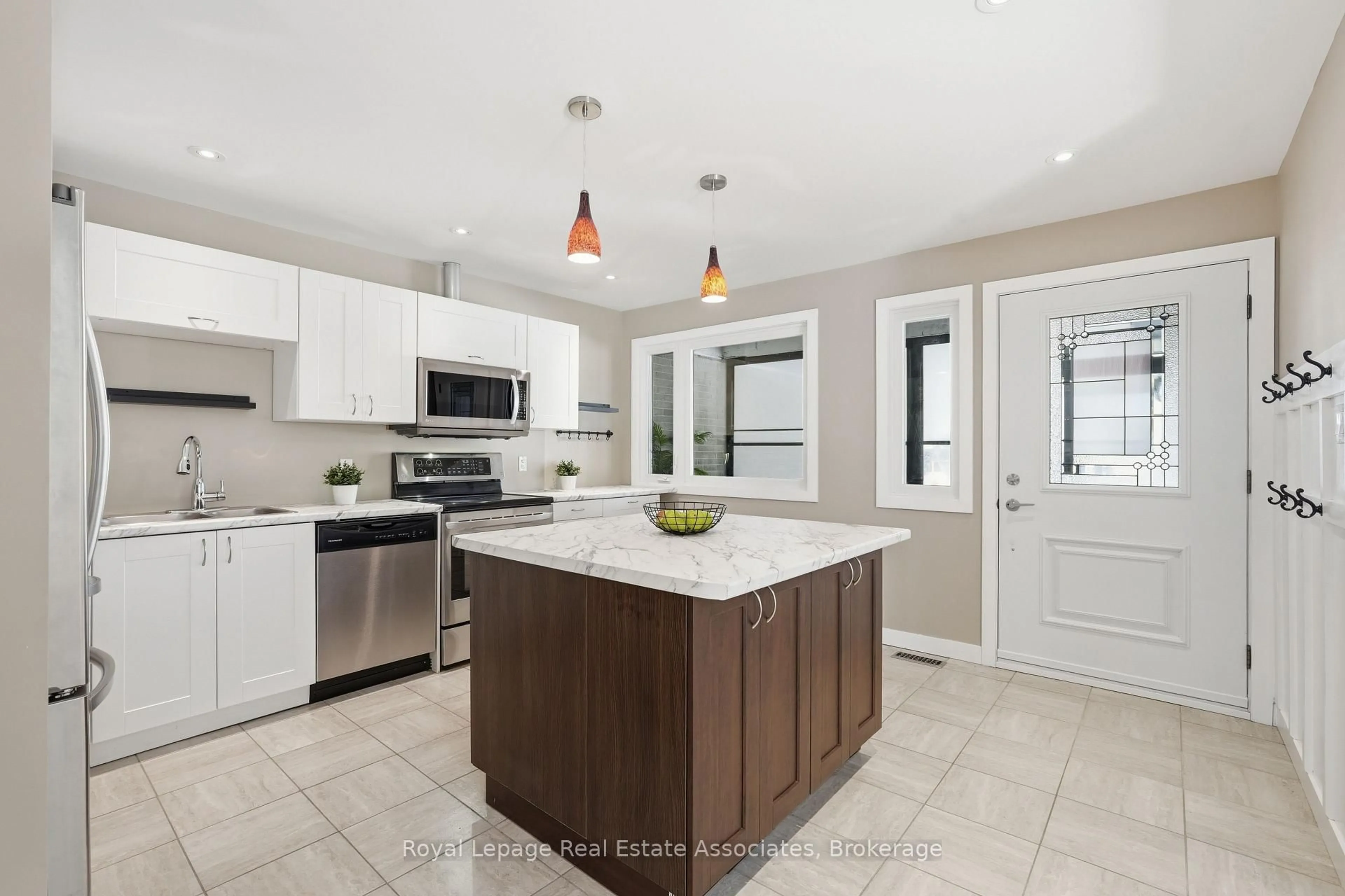 Open concept kitchen, ceramic/tile floor for 34 Ontario St, Orangeville Ontario L9W 2V1