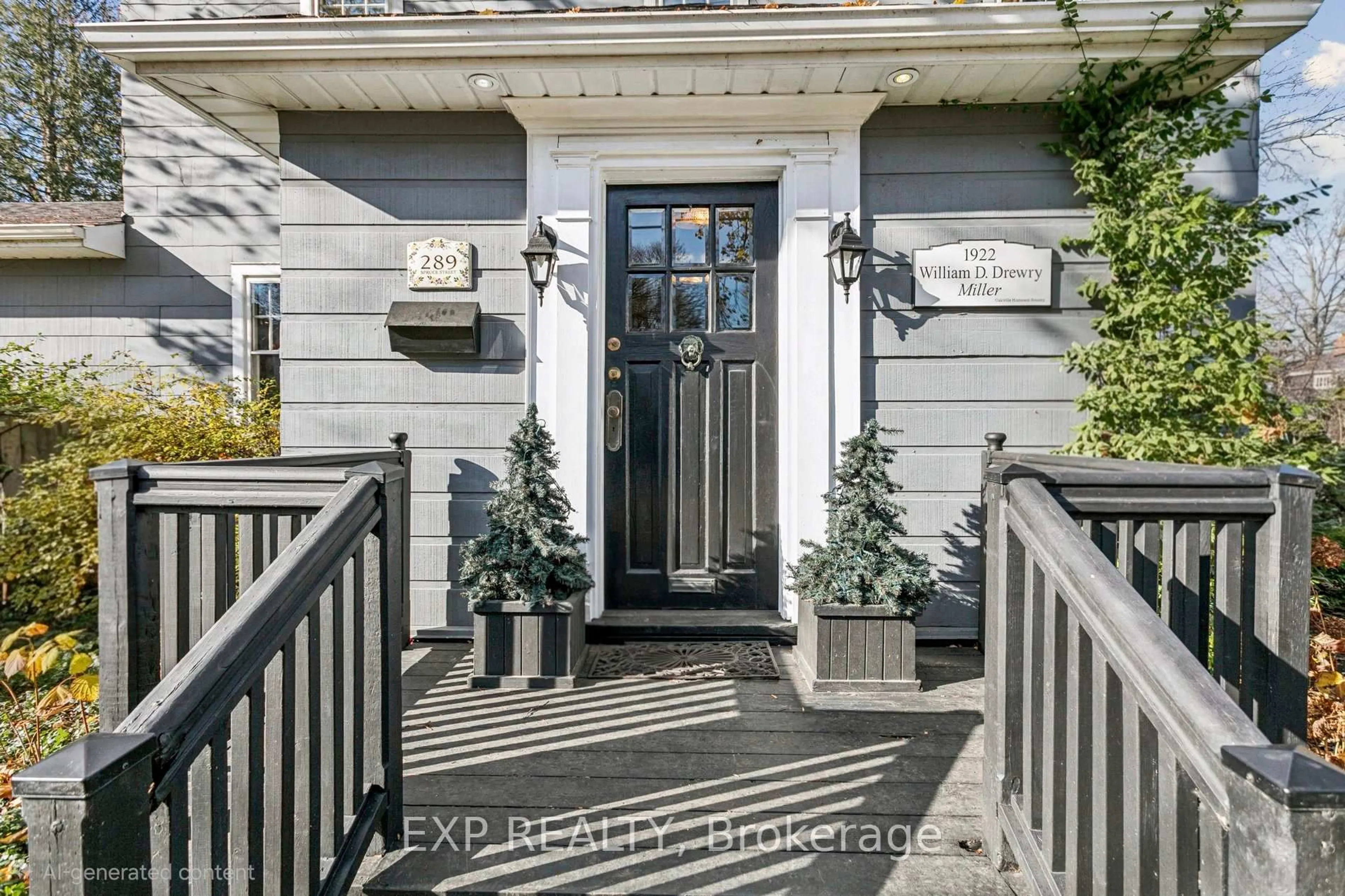 Indoor entryway for 289 Spruce St, Oakville Ontario L6J 2G8