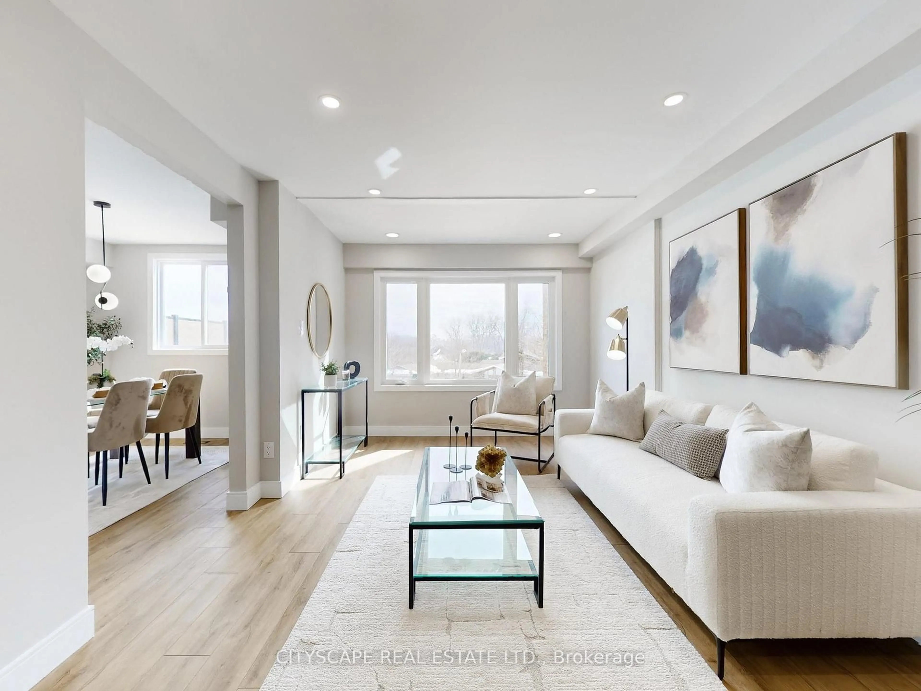 Living room with furniture, unknown for 1484 Credit Woodlands Crt, Mississauga Ontario L5C 3J5