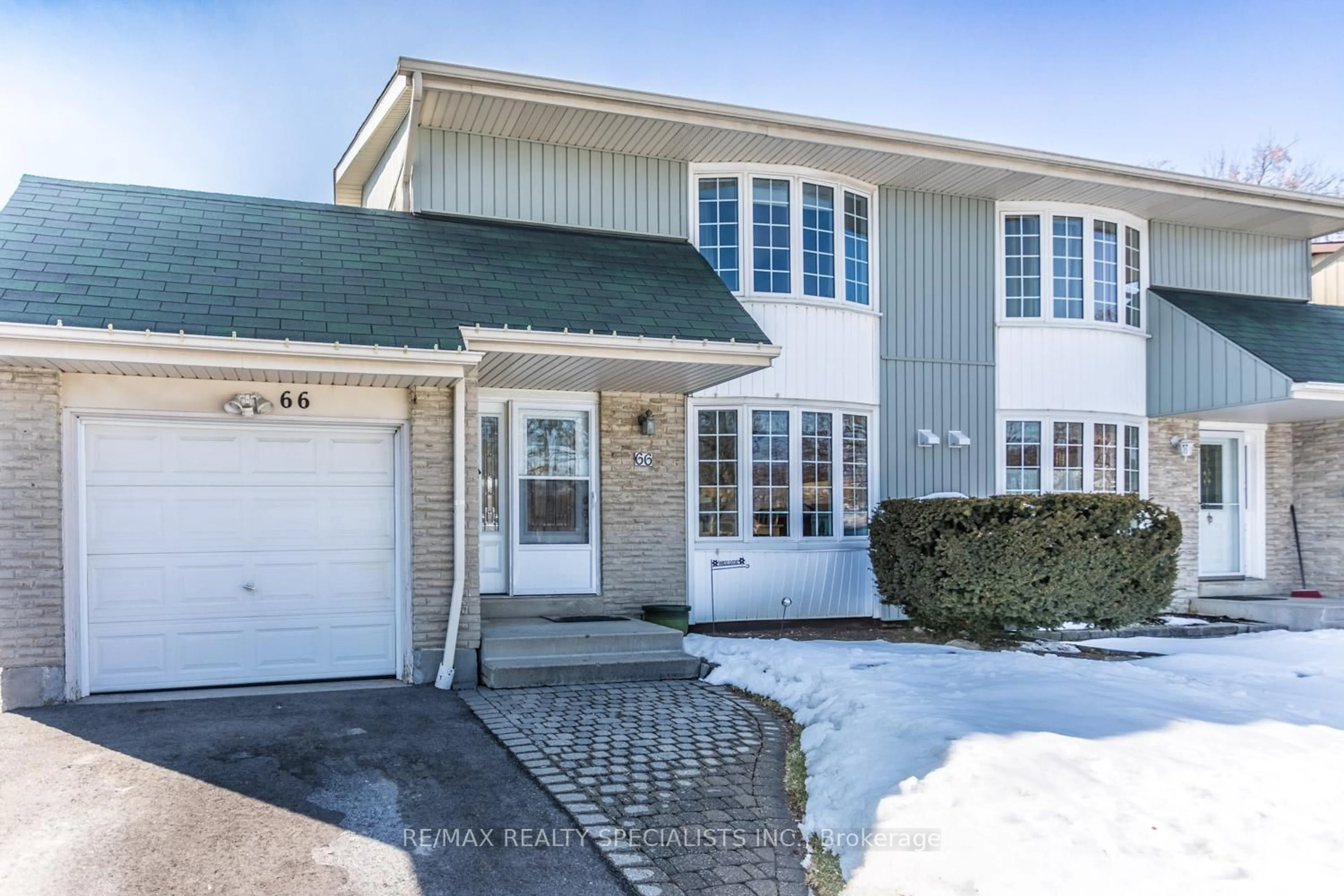 Home with vinyl exterior material, street for 66 Bow River Cres, Mississauga Ontario L5N 1J2