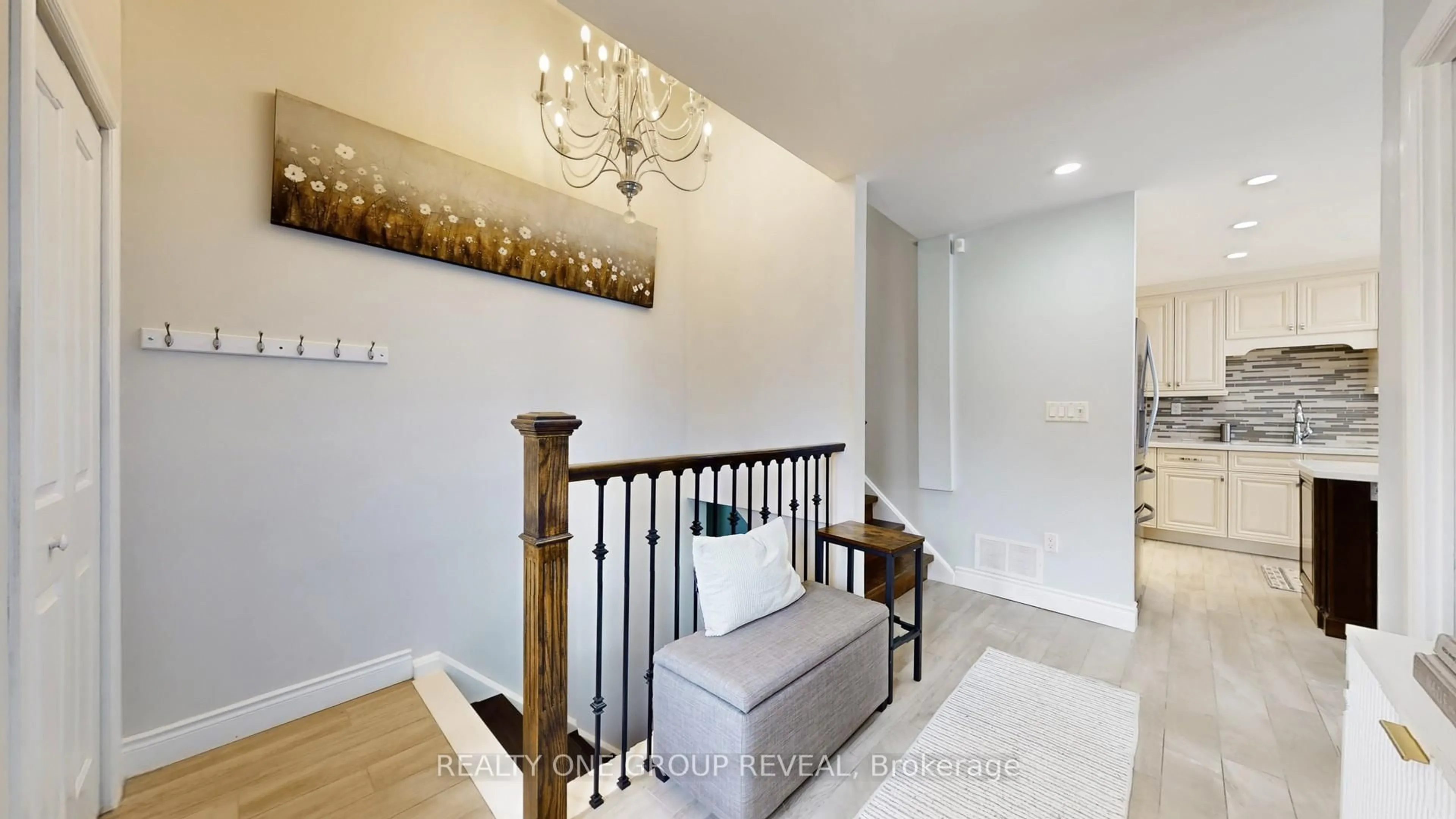 Indoor entryway for 5 Jenson Crt, Toronto Ontario M9W 4P3