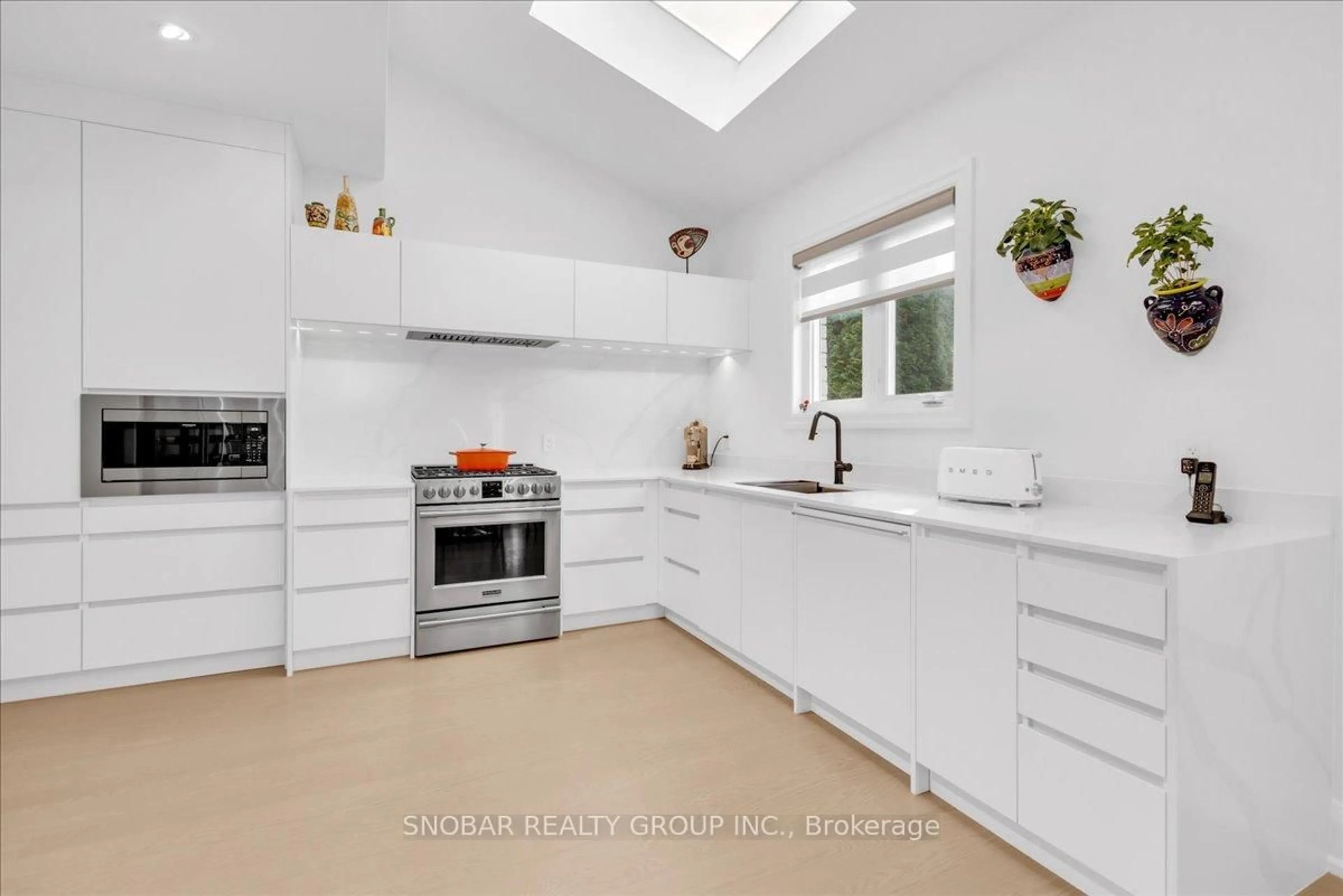 Contemporary kitchen, ceramic/tile floor for 46 Poplar Ave, Toronto Ontario M9B 3R4