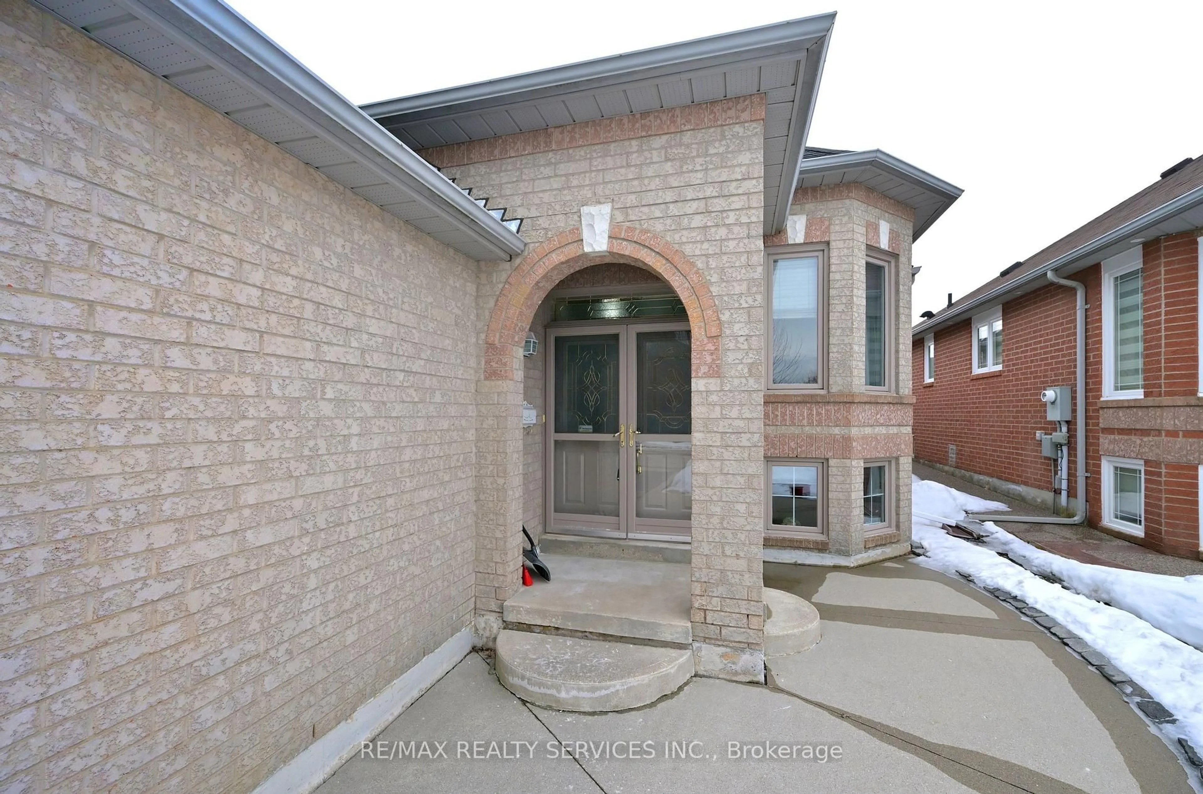 Home with brick exterior material, street for 83 Summerfield Cres, Brampton Ontario L6X 4L2