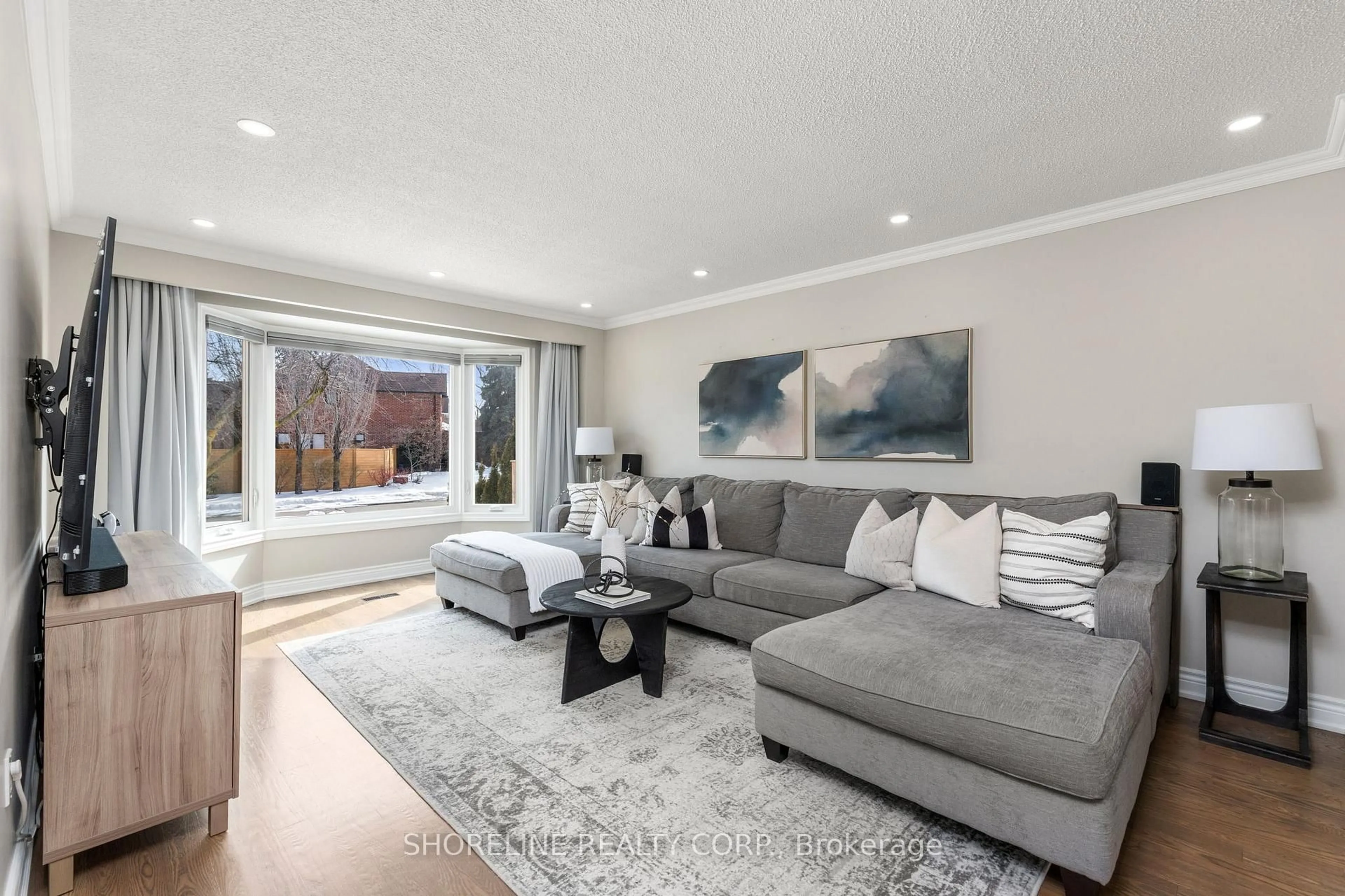 Living room with furniture, unknown for 1689 Copseholm Tr, Mississauga Ontario L4W 2C1