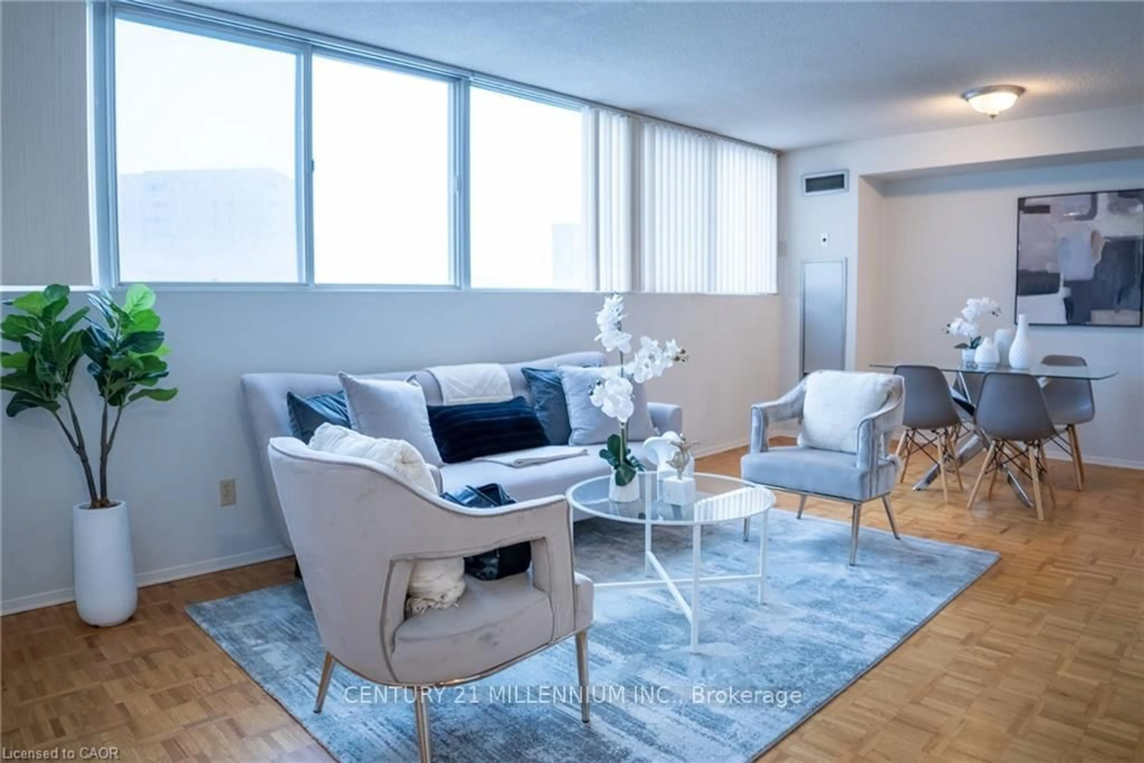 Living room with furniture, unknown for 3700 Kaneff Cres #1103, Mississauga Ontario L5A 4B8