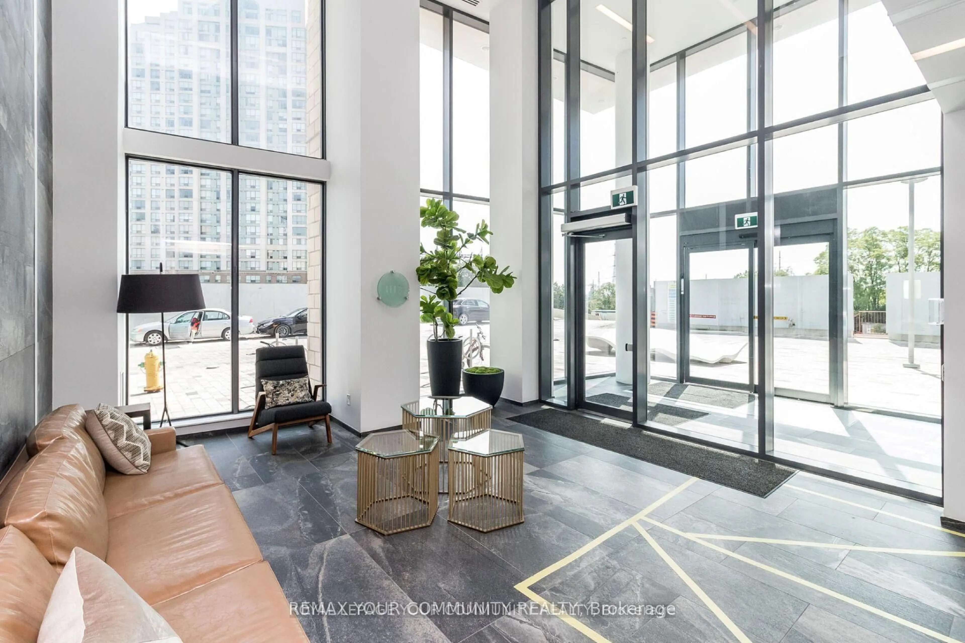 Indoor foyer for 20 Thomas Riley Rd #1307, Toronto Ontario M9B 0C3