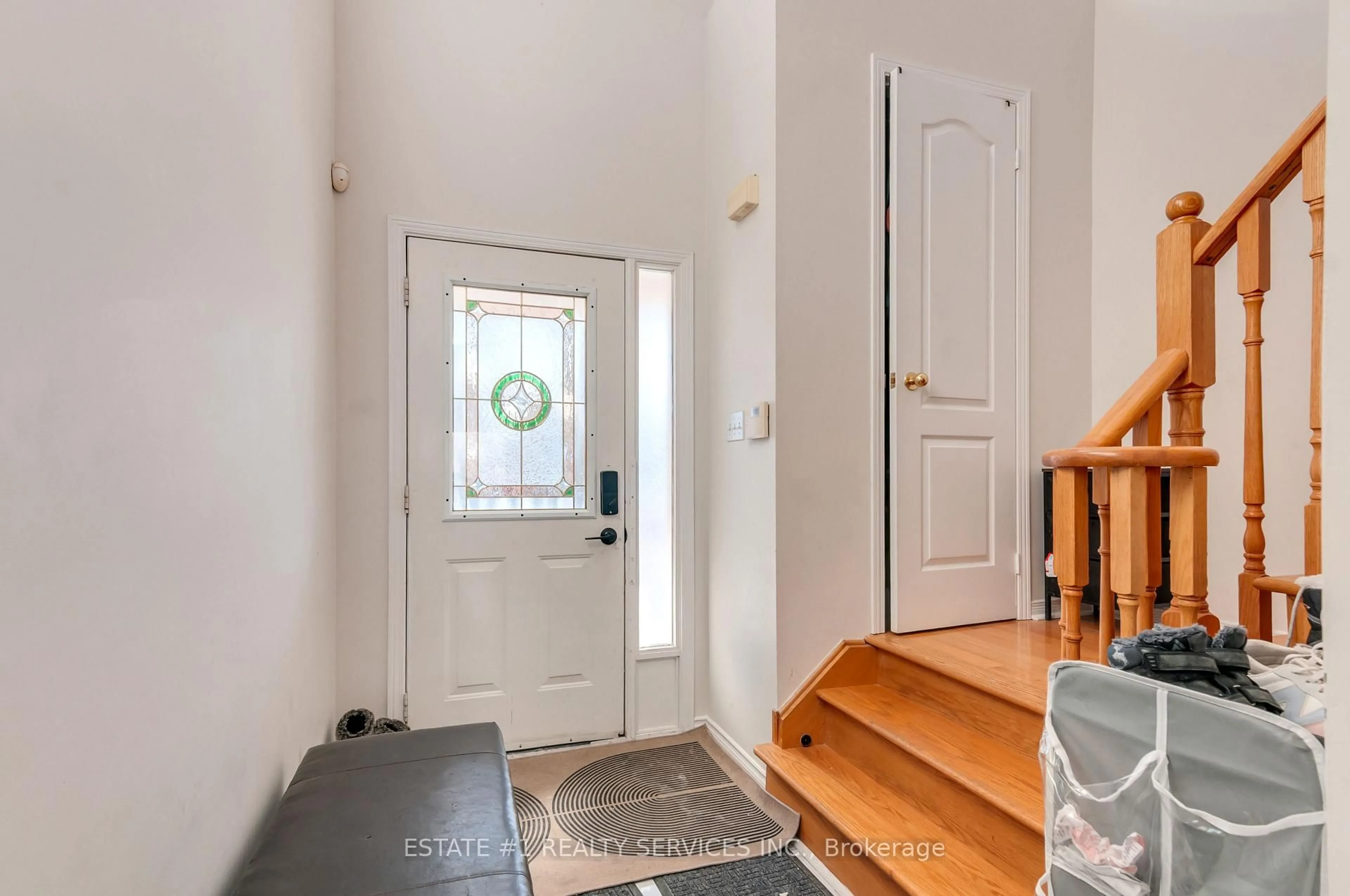 Indoor entryway for 63 Tideland Dr, Brampton Ontario L7A 2W1