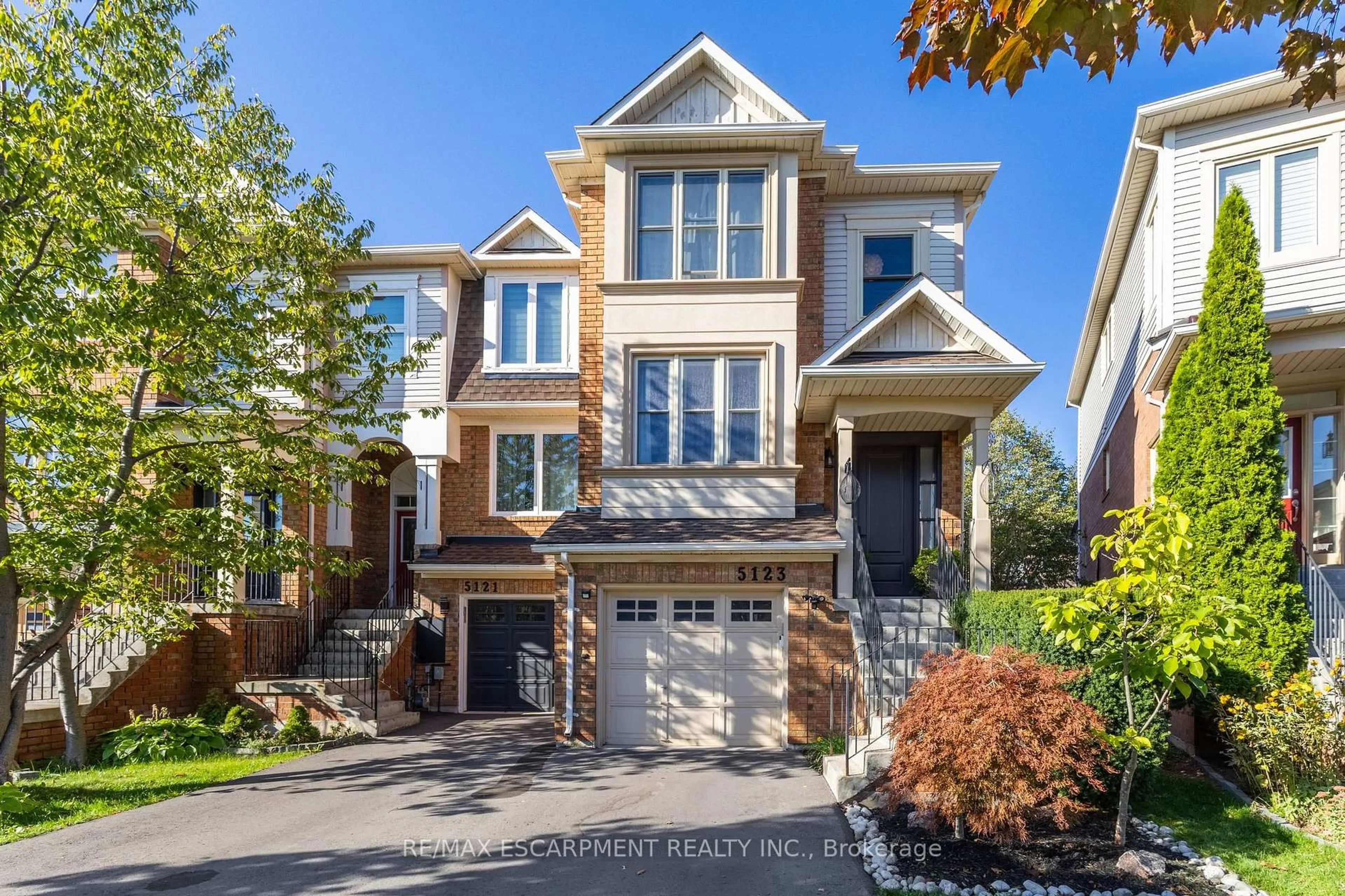 Home with brick exterior material, street for 5123 DRYDEN Ave, Burlington Ontario L7L 6L3