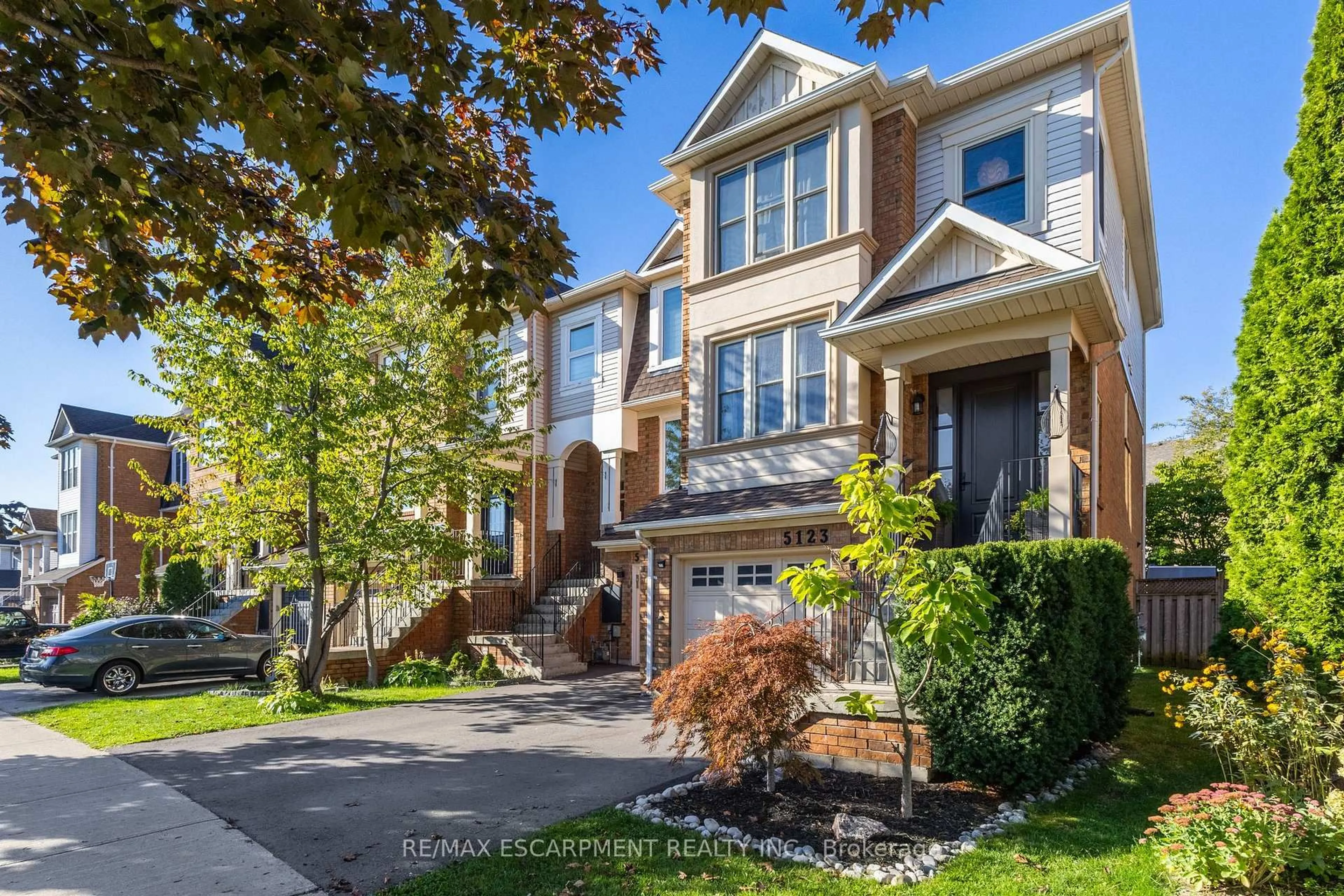 Home with brick exterior material, street for 5123 DRYDEN Ave, Burlington Ontario L7L 6L3