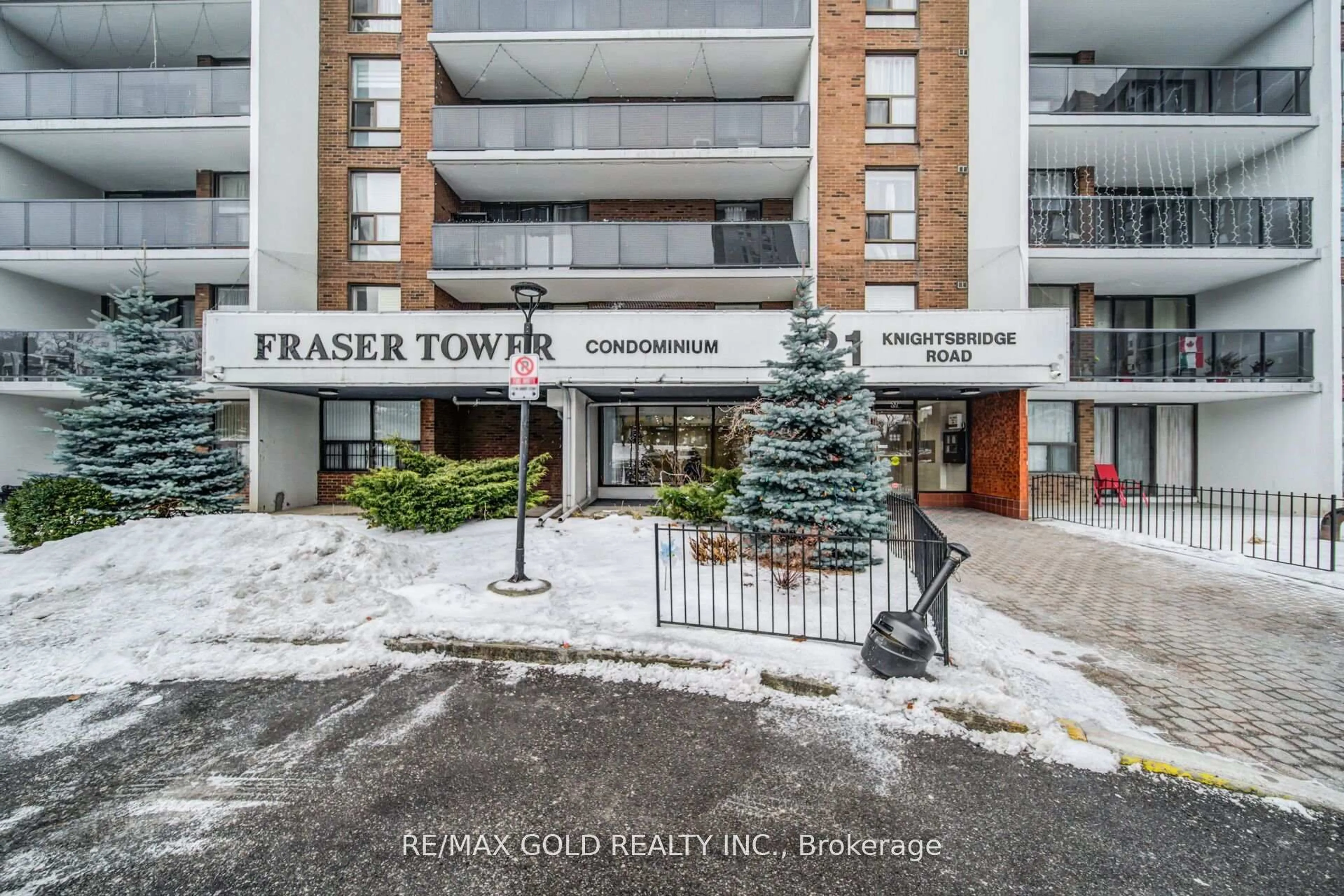 Indoor foyer for 21 Knightsbridge Rd #1905, Brampton Ontario L6T 3Y1