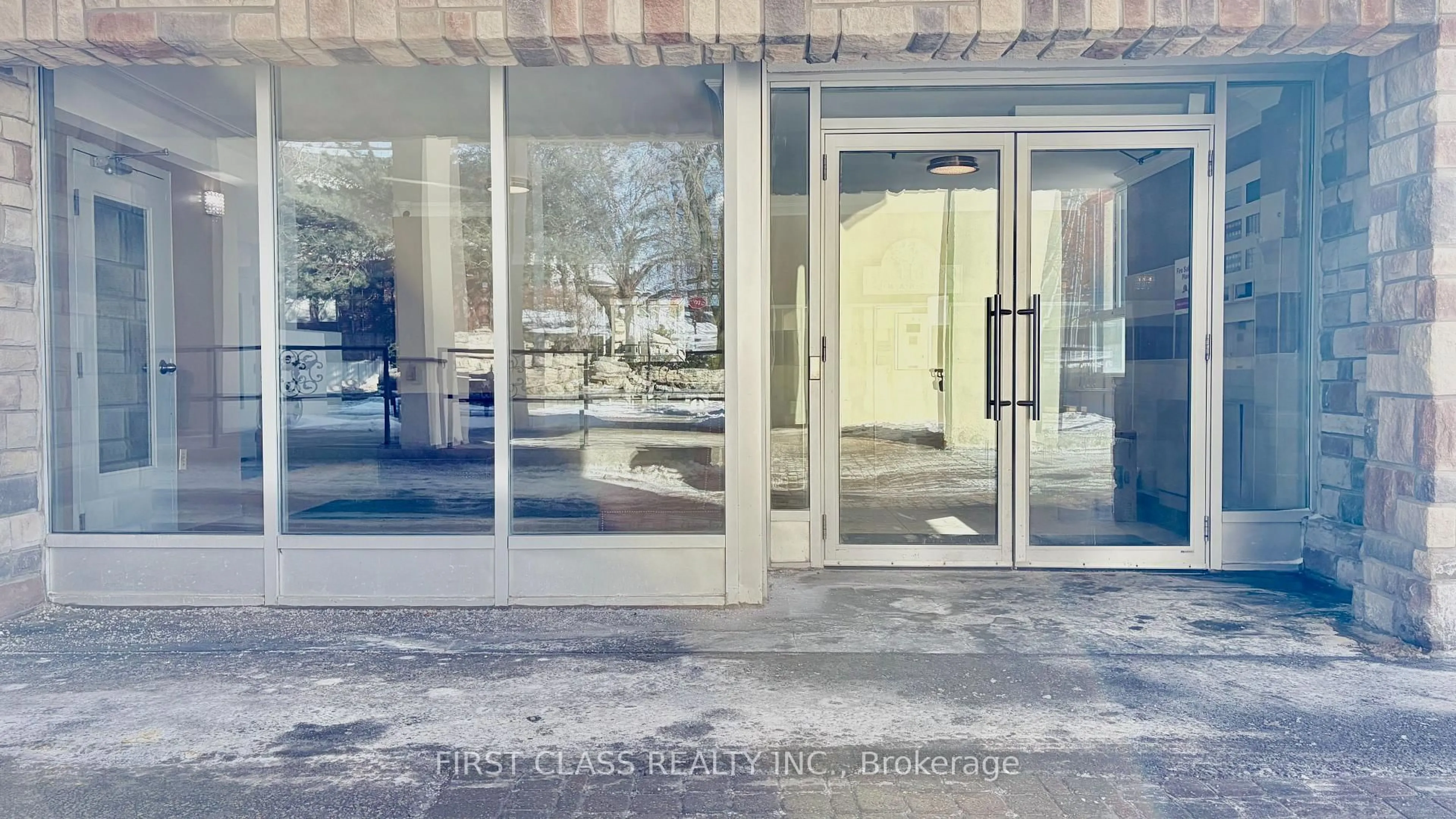 Indoor foyer for 541 Blackthorn Ave #1415, Toronto Ontario M6M 5A6