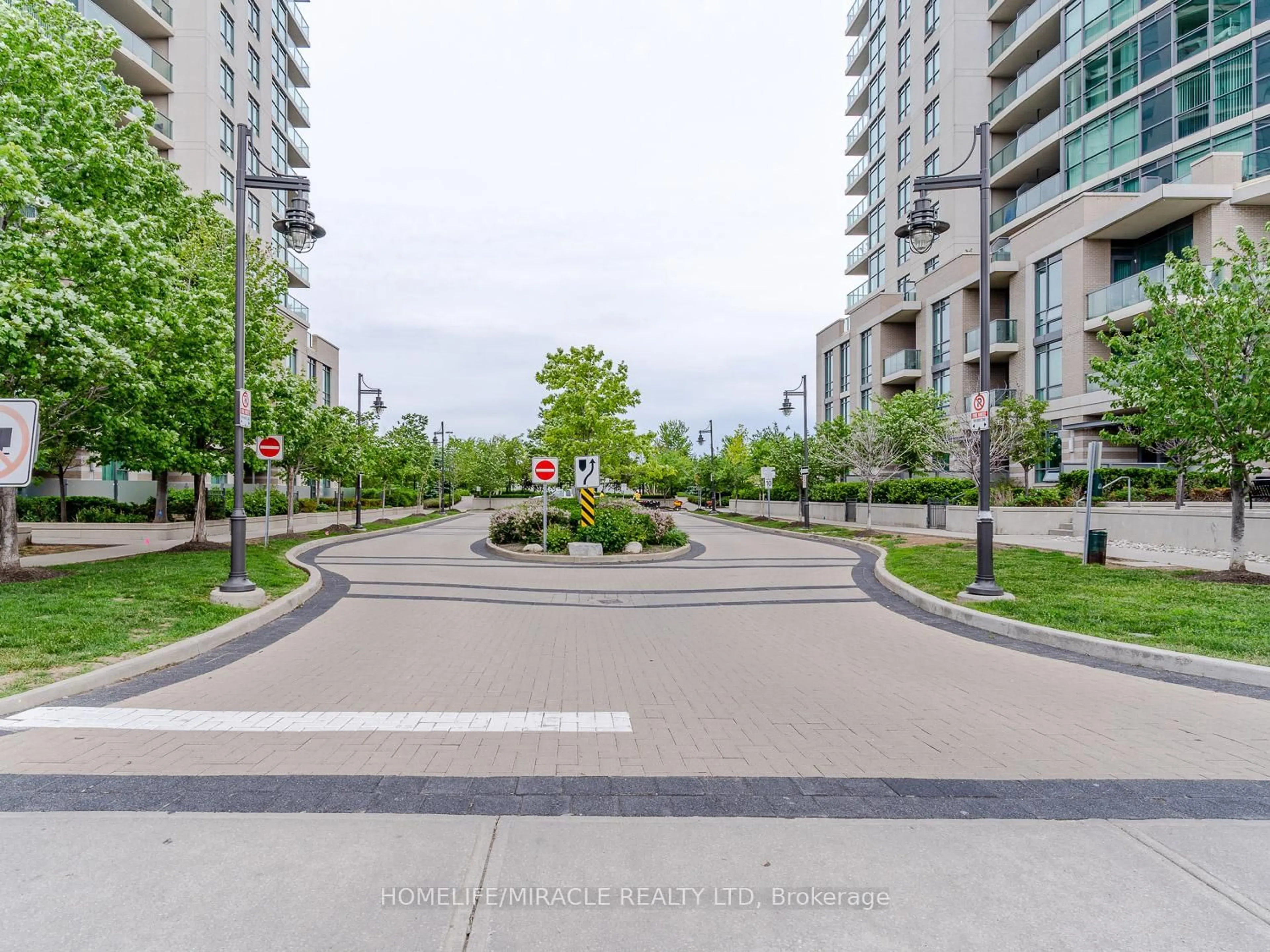Patio, street for 215 Sherway Gardens Rd #1606, Toronto Ontario M9C 0A4