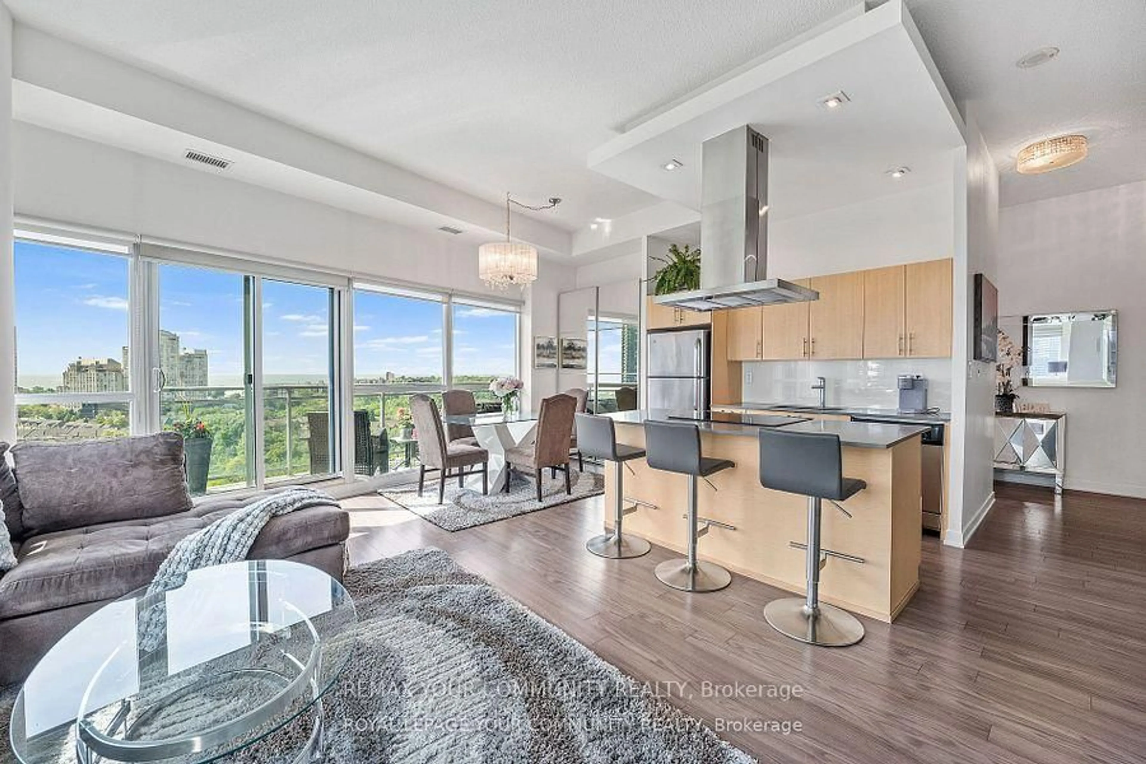 Open concept kitchen, ceramic/tile floor for 165 Legion Rd #1226, Toronto Ontario M8Y 0B3