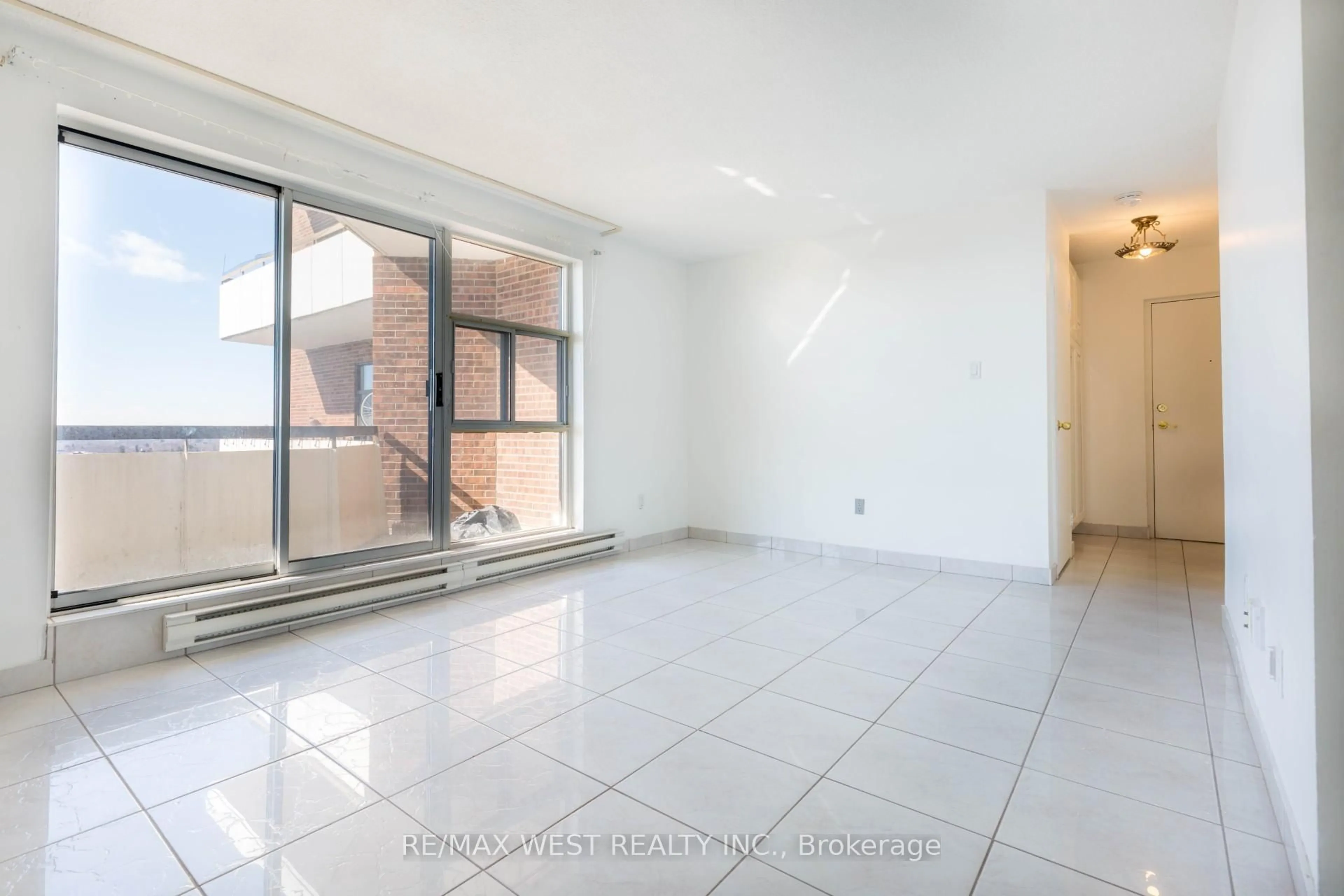 A pic of a room for 3025 Queen Frederica Dr #1503, Mississauga Ontario L4Y 3A1